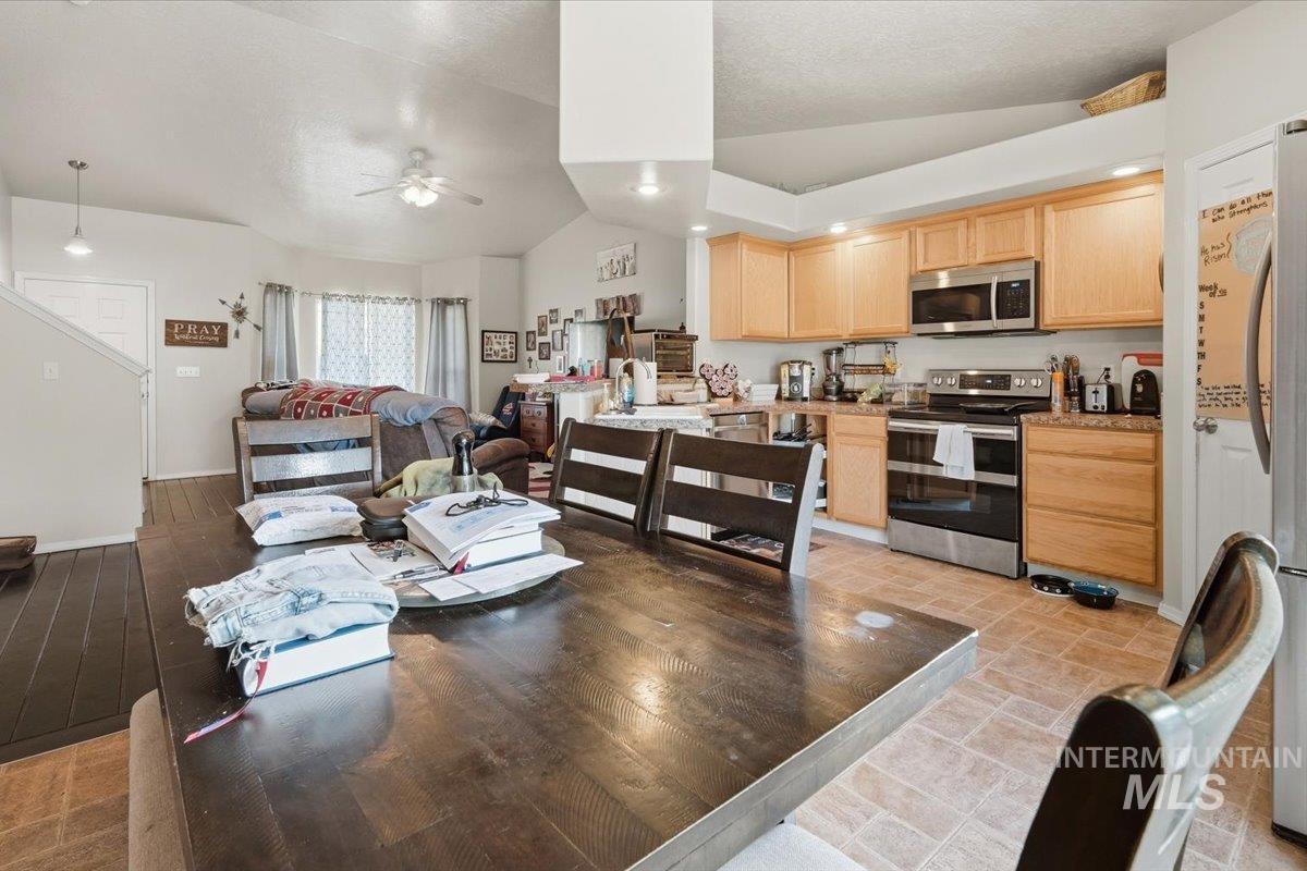 2714 Colfax Dr, Caldwell, Idaho 83607, 4 Bedrooms, 2.5 Bathrooms, Residential For Sale, Price $399,900,MLS 98983070