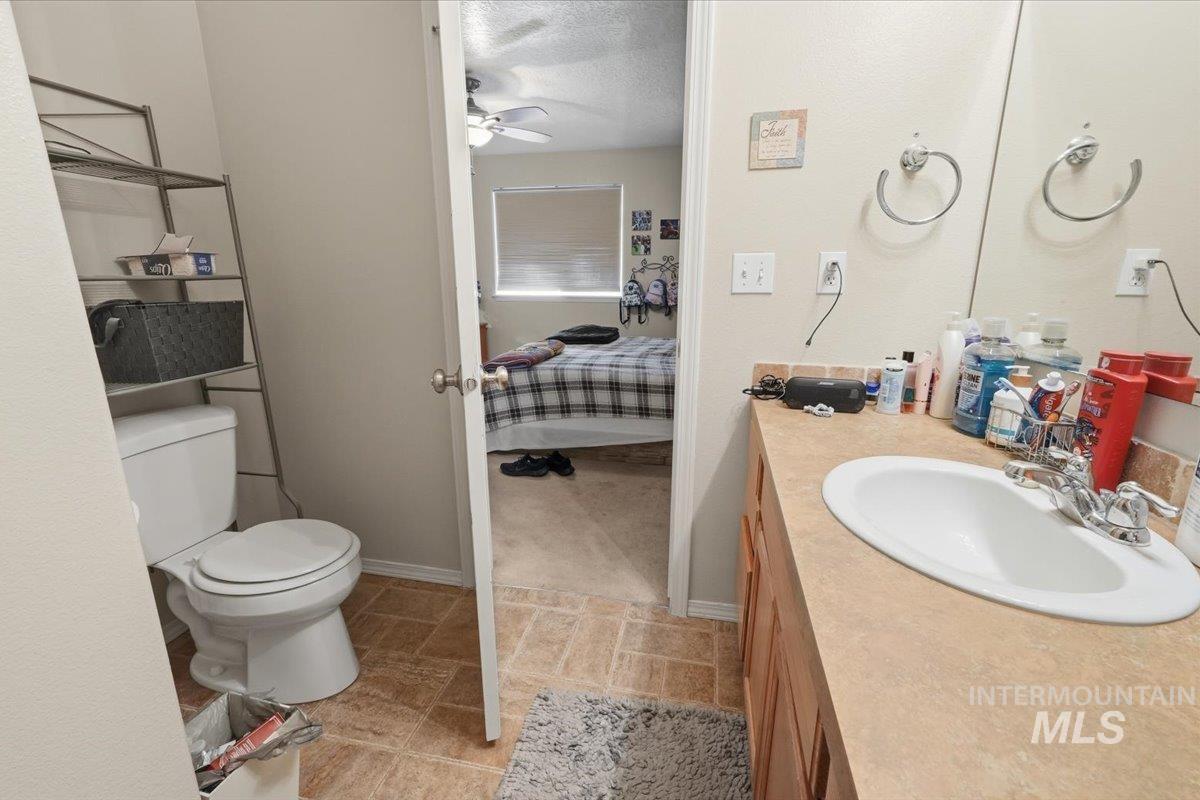 2714 Colfax Dr, Caldwell, Idaho 83607, 4 Bedrooms, 2.5 Bathrooms, Residential For Sale, Price $399,900,MLS 98983070