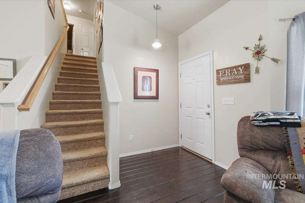 2714 Colfax Dr, Caldwell, Idaho 83607, 4 Bedrooms, 2.5 Bathrooms, Residential For Sale, Price $399,900,MLS 98983070