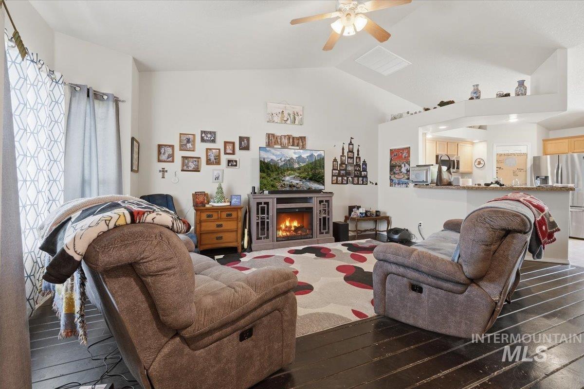2714 Colfax Dr, Caldwell, Idaho 83607, 4 Bedrooms, 2.5 Bathrooms, Residential For Sale, Price $399,900,MLS 98983070