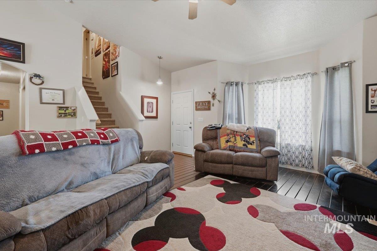 2714 Colfax Dr, Caldwell, Idaho 83607, 4 Bedrooms, 2.5 Bathrooms, Residential For Sale, Price $399,900,MLS 98983070