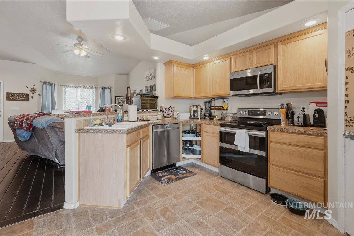 2714 Colfax Dr, Caldwell, Idaho 83607, 4 Bedrooms, 2.5 Bathrooms, Residential For Sale, Price $399,900,MLS 98983070