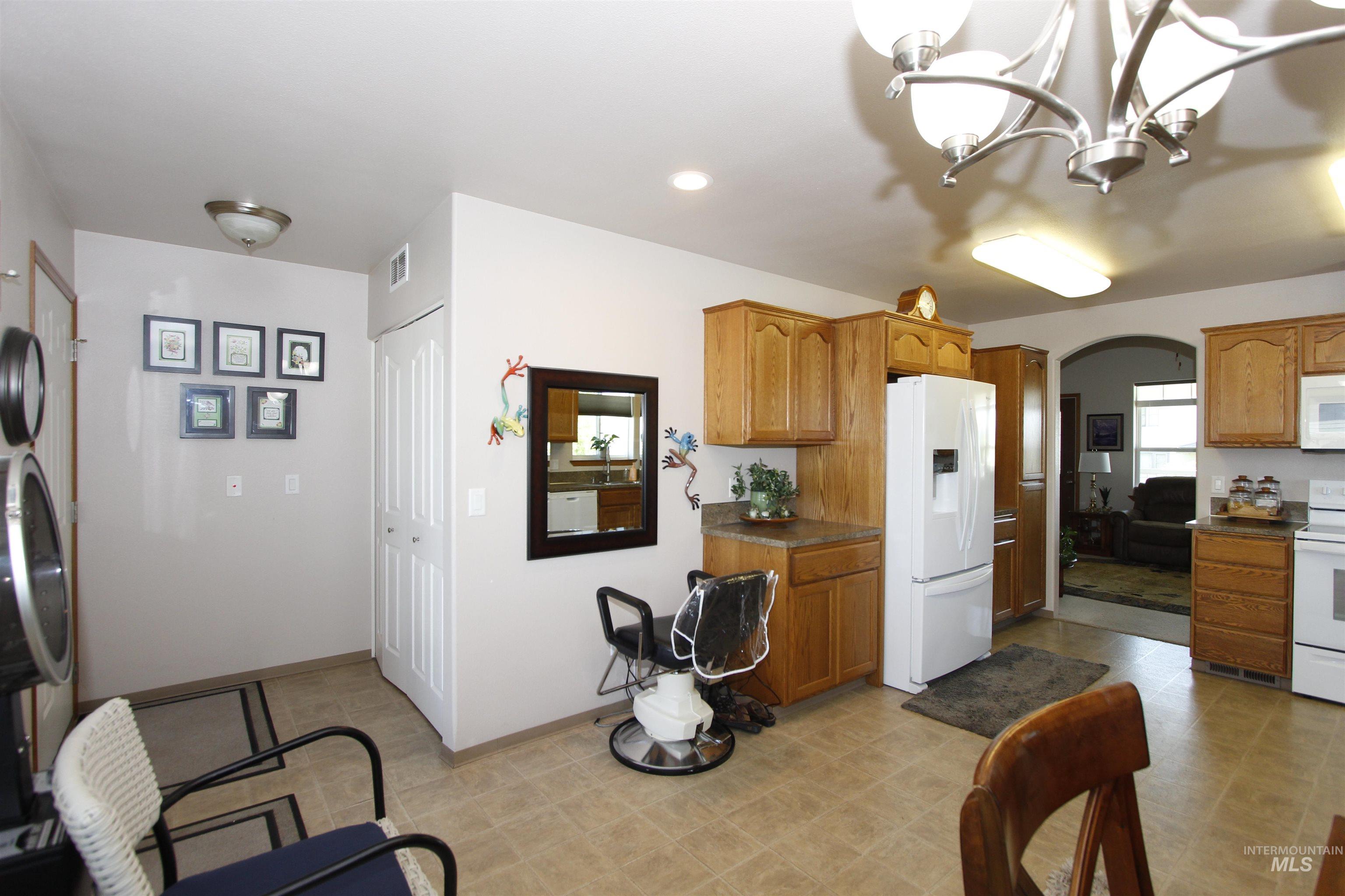 1803 16th St, Lewiston, Idaho 83501, 2 Bedrooms, 2 Bathrooms, Residential For Sale, Price $325,000,MLS 98983075