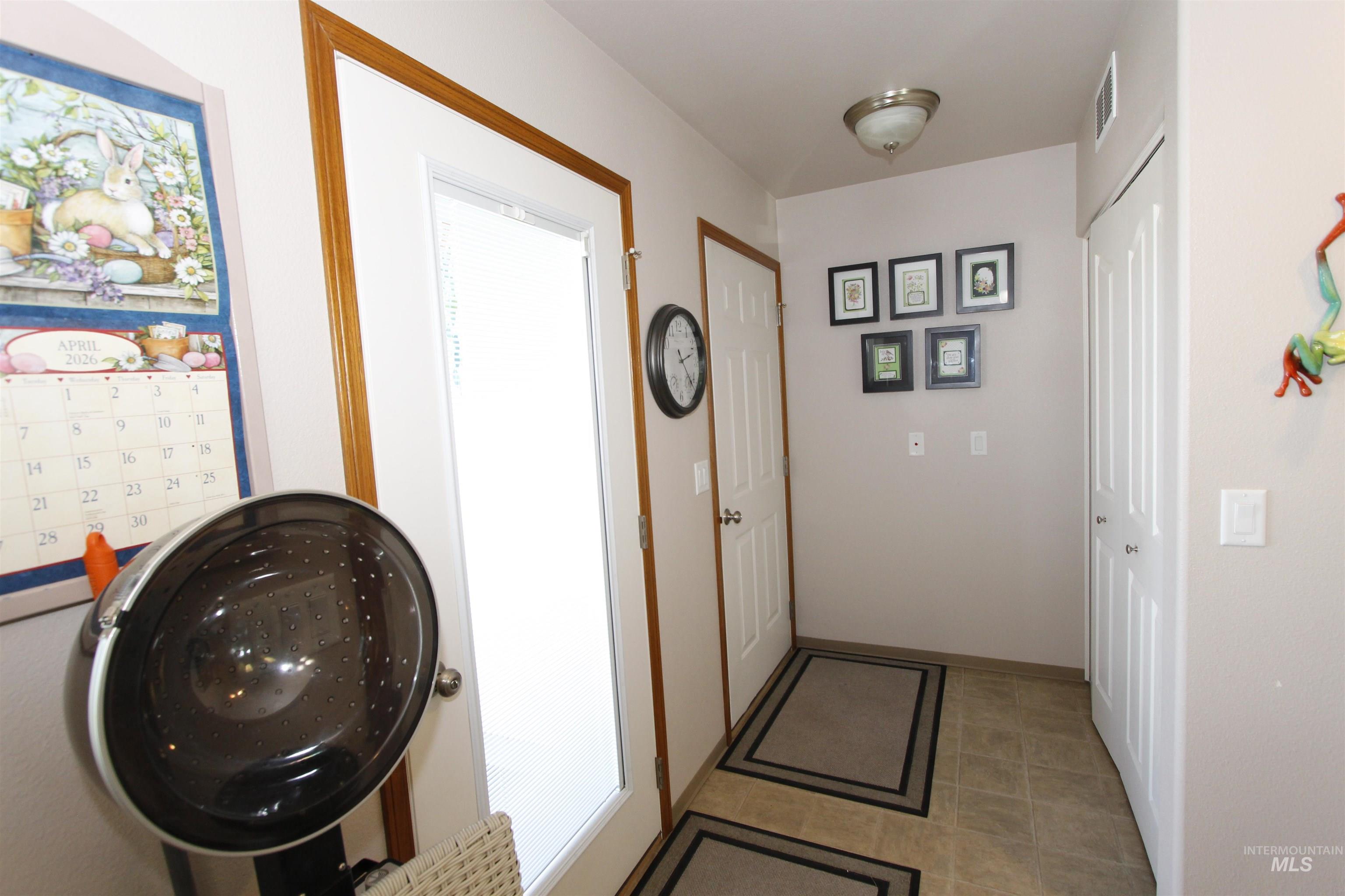 1803 16th St, Lewiston, Idaho 83501, 2 Bedrooms, 2 Bathrooms, Residential For Sale, Price $325,000,MLS 98983075