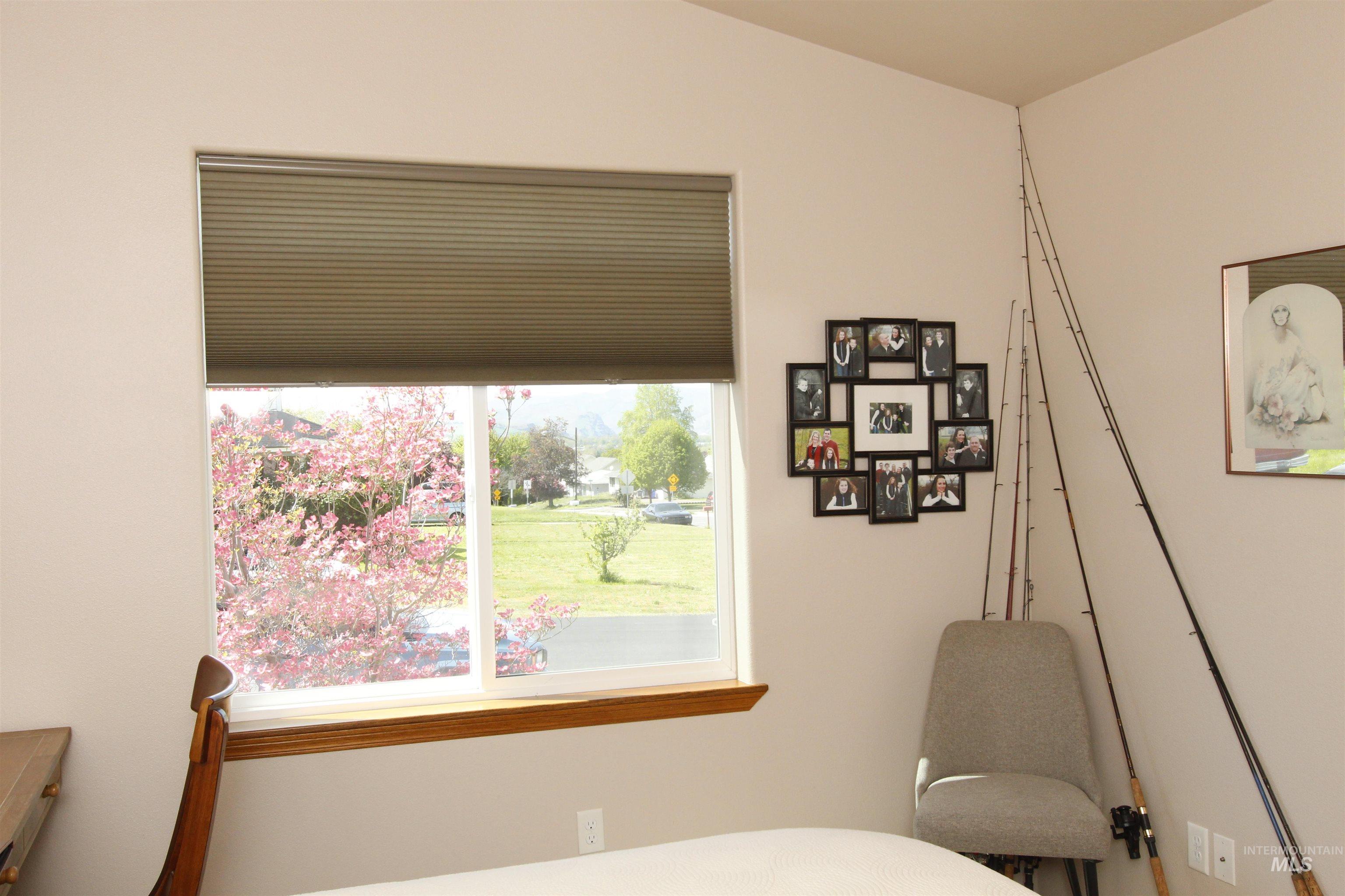 1803 16th St, Lewiston, Idaho 83501, 2 Bedrooms, 2 Bathrooms, Residential For Sale, Price $325,000,MLS 98983075