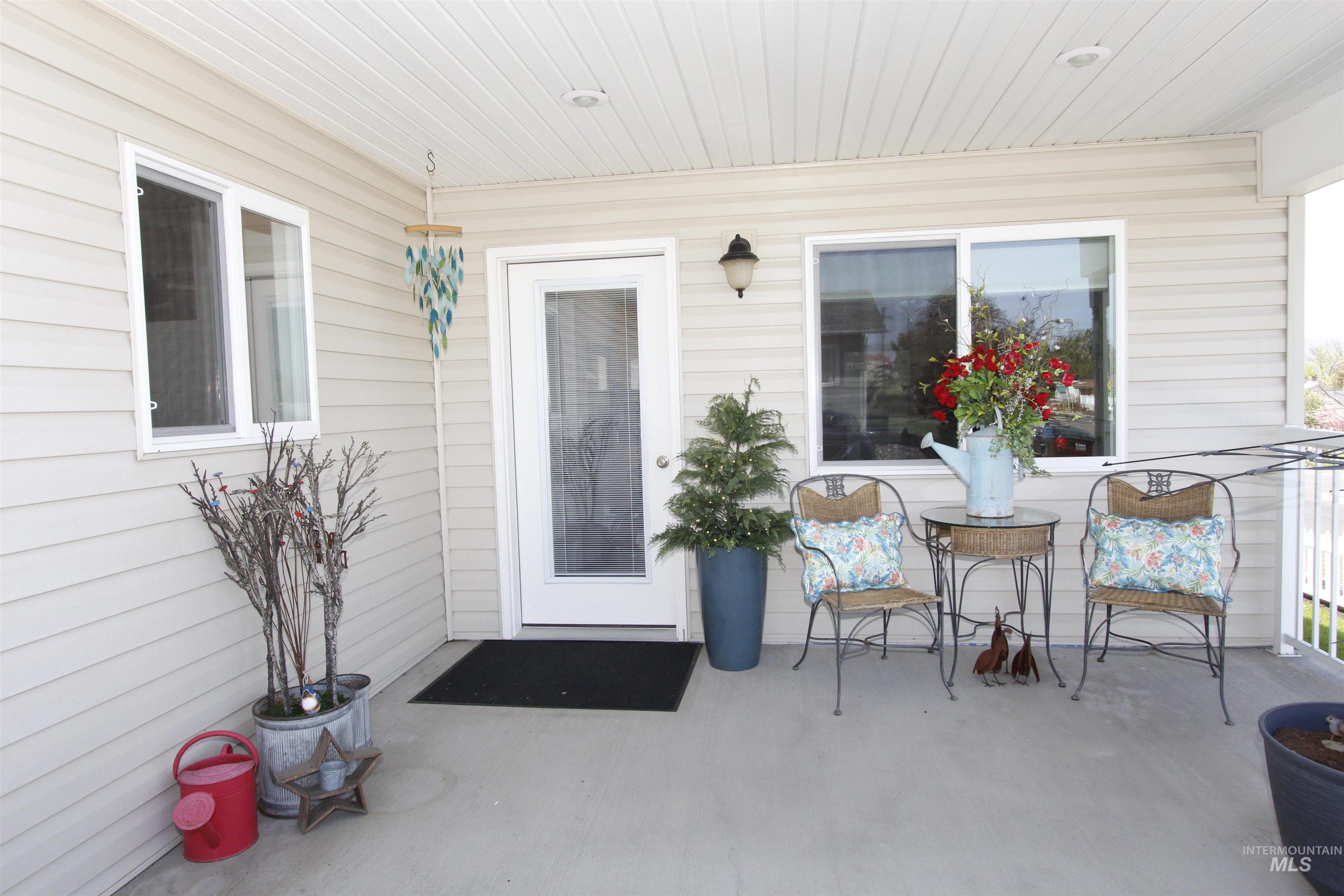 1803 16th St, Lewiston, Idaho 83501, 2 Bedrooms, 2 Bathrooms, Residential For Sale, Price $325,000,MLS 98983075