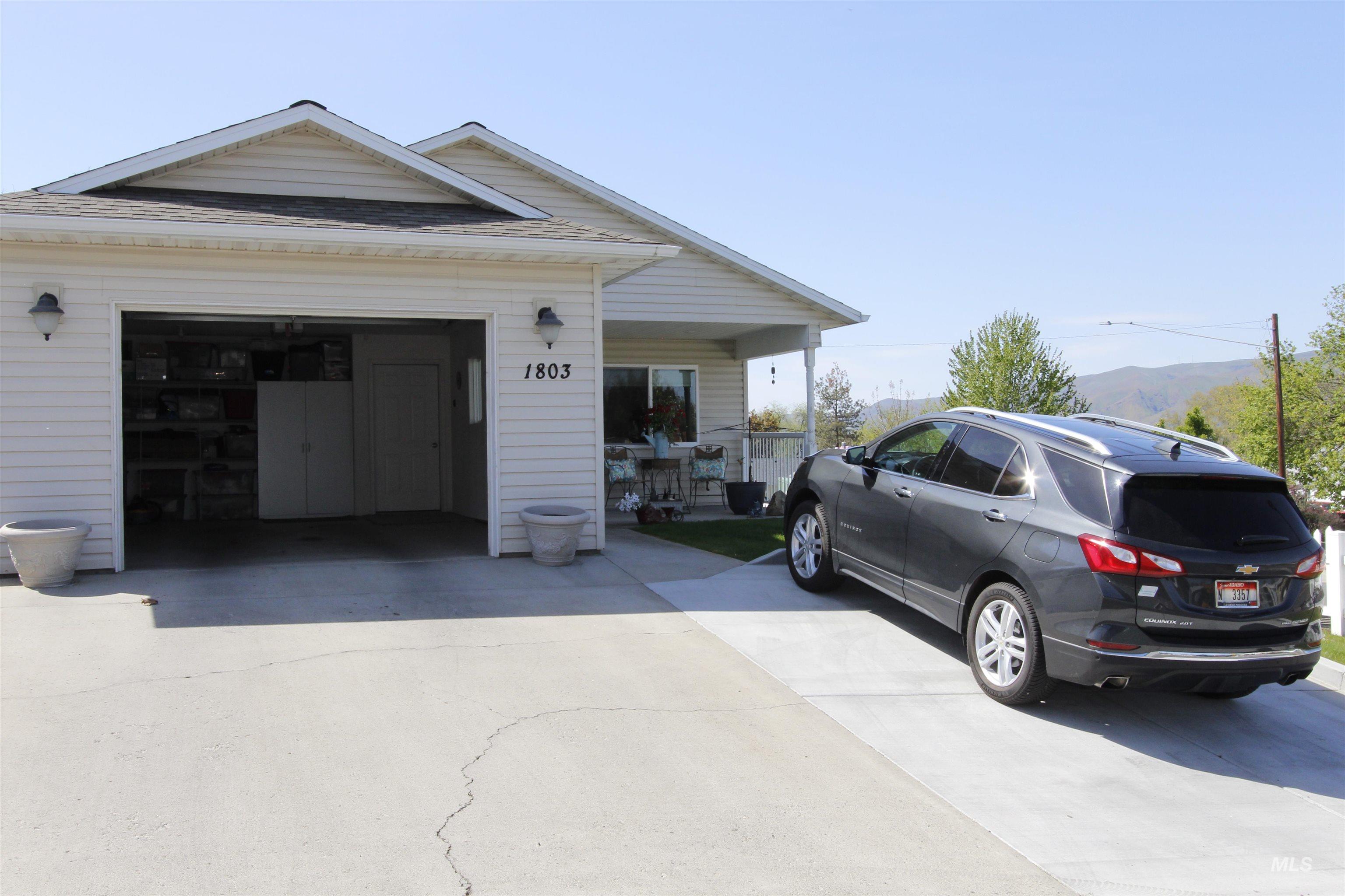 1803 16th St, Lewiston, Idaho 83501, 2 Bedrooms, 2 Bathrooms, Residential For Sale, Price $325,000,MLS 98983075