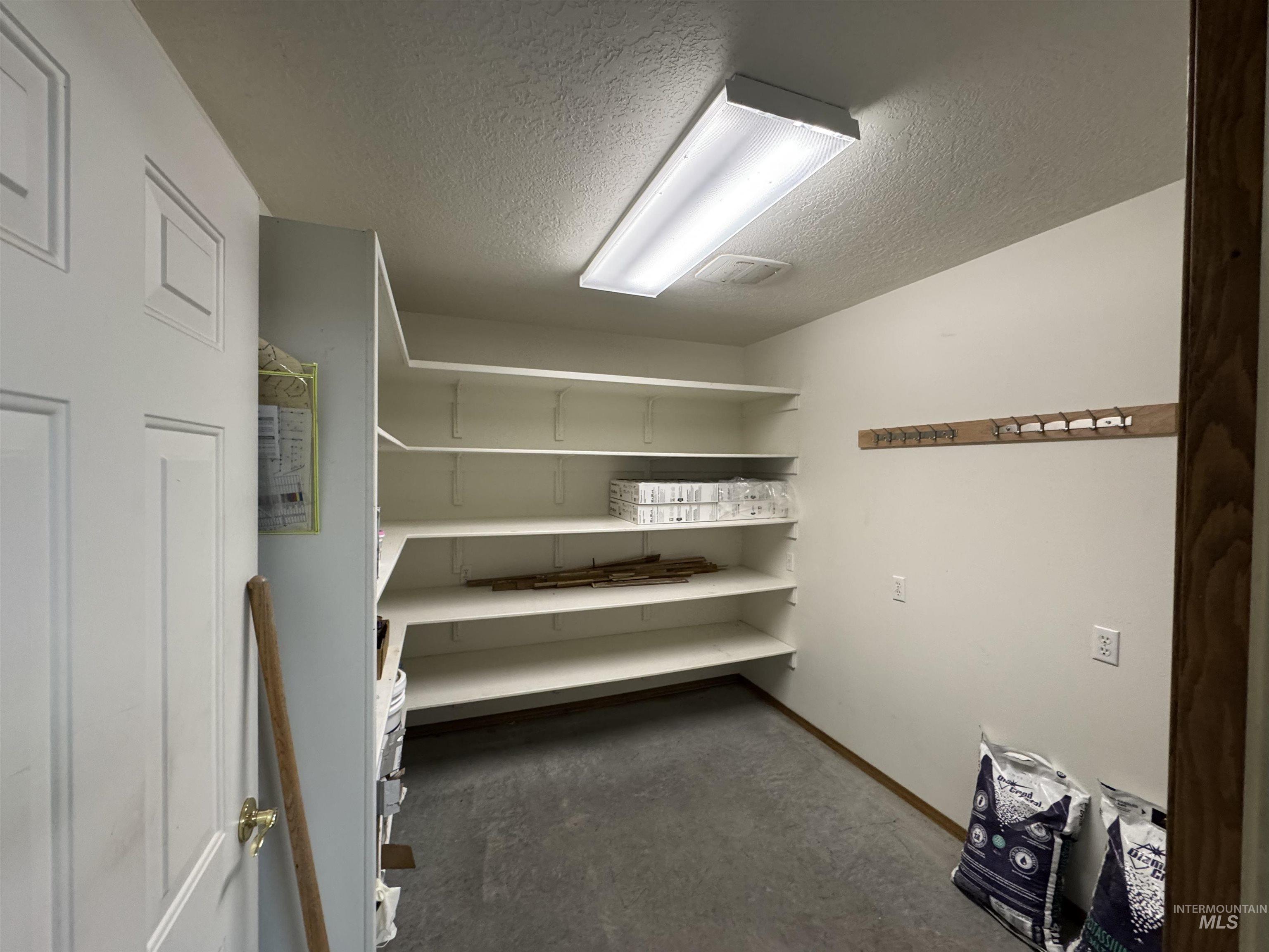 3474 E 3180 N, Kimberly, Idaho 83341, 3 Bedrooms, 2 Bathrooms, Residential For Sale, Price $678,000,MLS 98983080