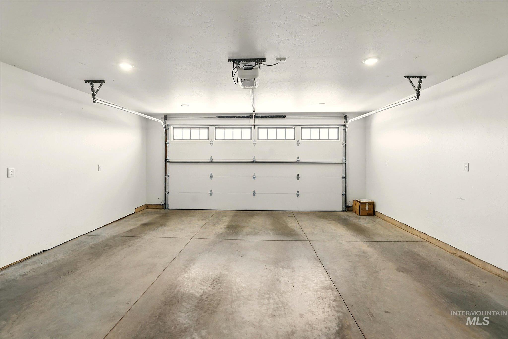 924 Elk Butte Ave., Kimberly, Idaho 83341, 3 Bedrooms, 2 Bathrooms, Residential For Sale, Price $435,000,MLS 98983082