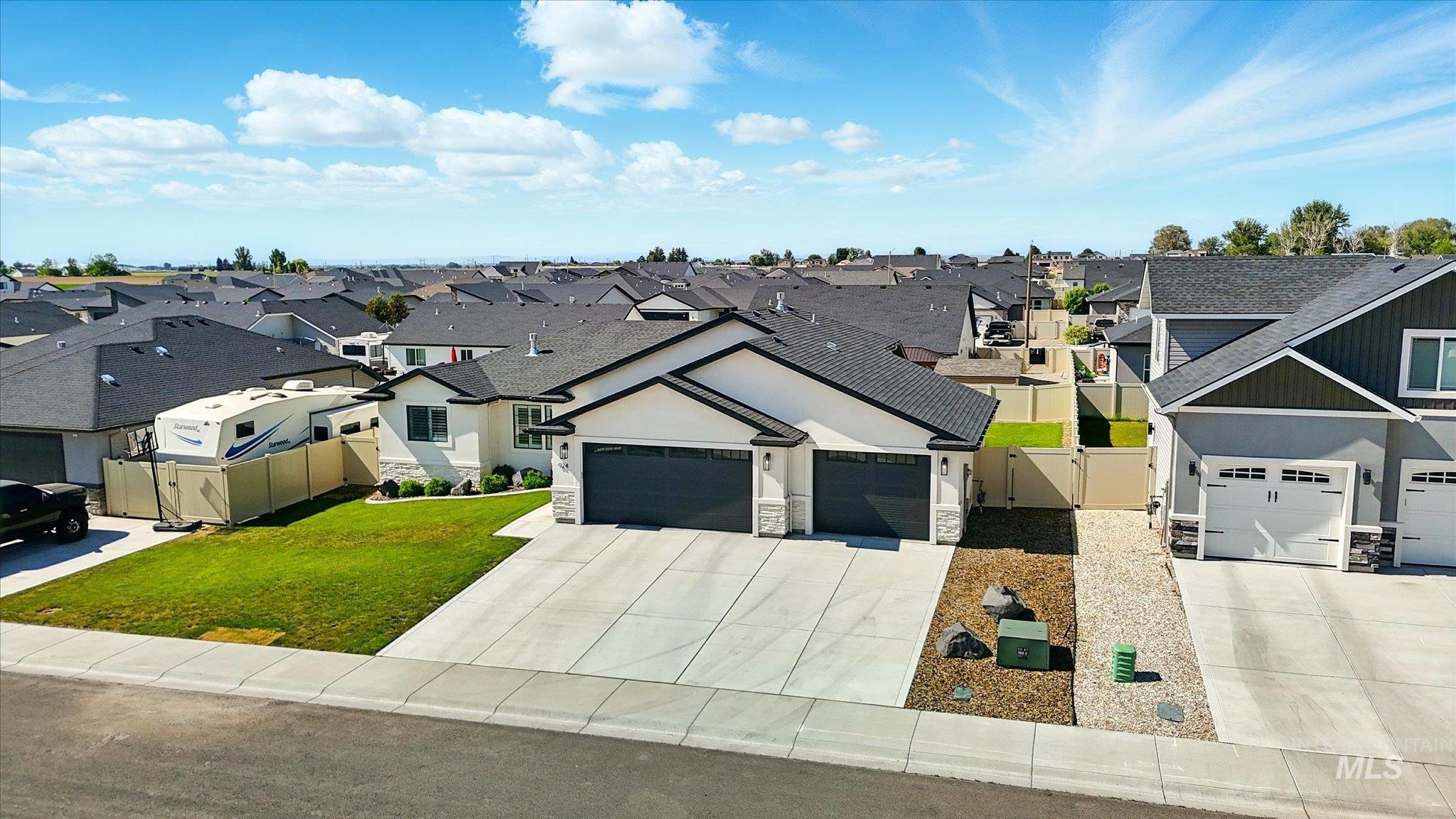 924 Elk Butte Ave., Kimberly, Idaho 83341, 3 Bedrooms, 2 Bathrooms, Residential For Sale, Price $435,000,MLS 98983082