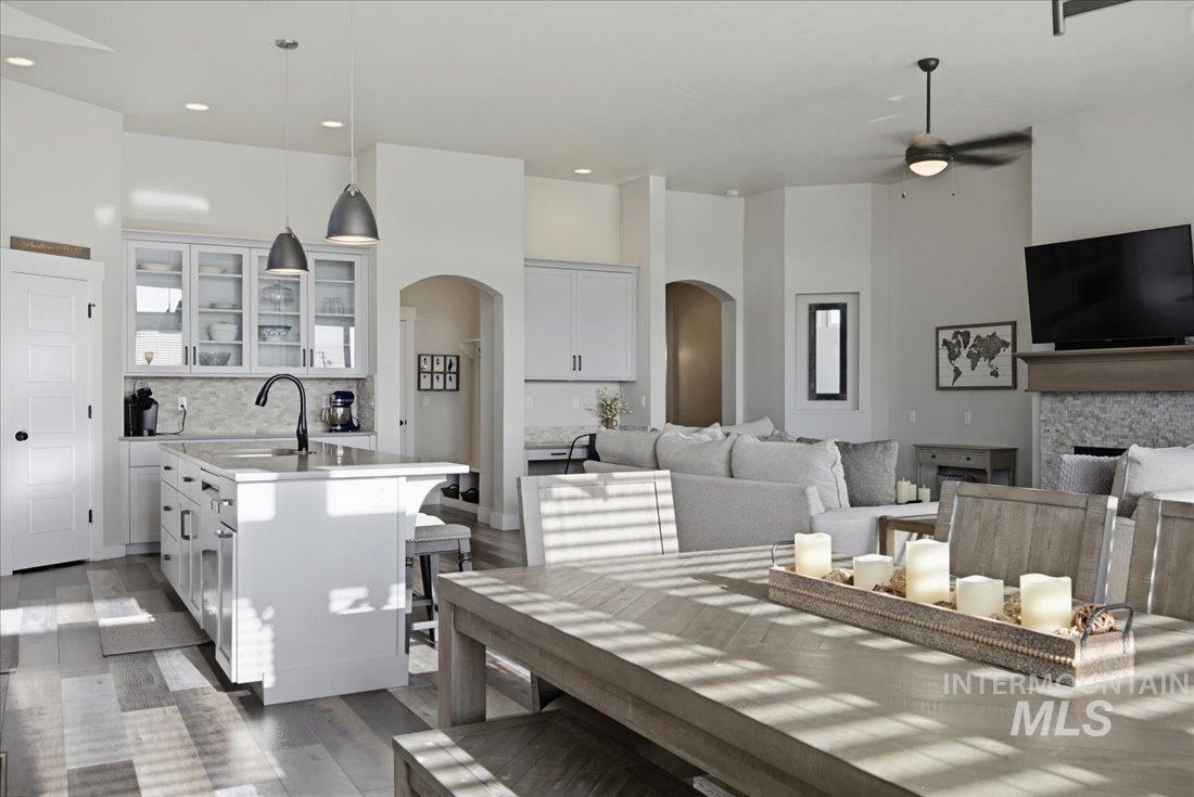 3093 NW 13Th St, Meridian, Idaho 83646-3168, 3 Bedrooms, 2 Bathrooms, Residential For Sale, Price $558,888, 98983083