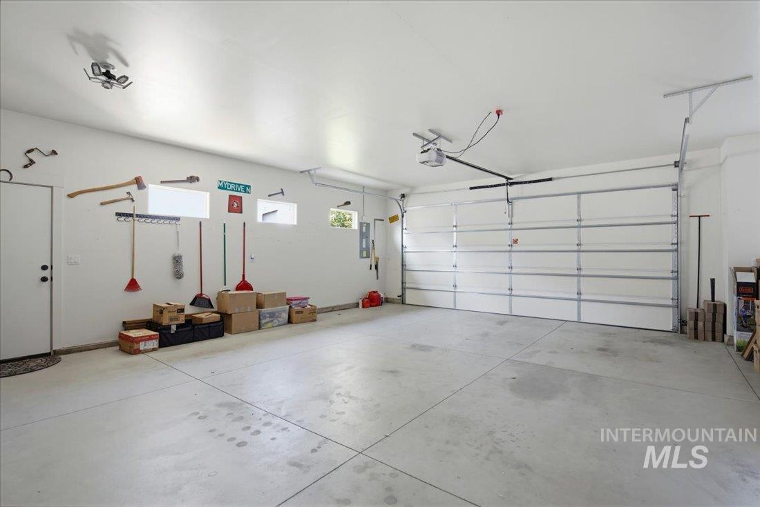 3093 NW 13Th St, Meridian, Idaho 83646-3168, 3 Bedrooms, 2 Bathrooms, Residential For Sale, Price $558,888, 98983083