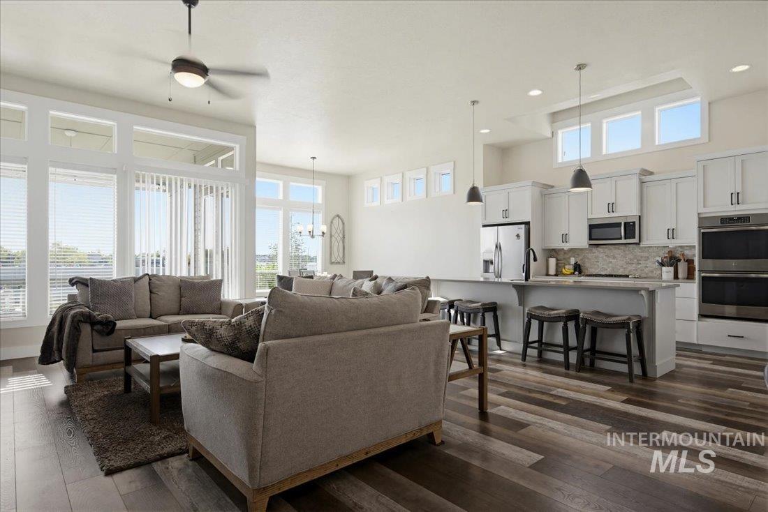 3093 NW 13Th St, Meridian, Idaho 83646-3168, 3 Bedrooms, 2 Bathrooms, Residential For Sale, Price $558,888, 98983083