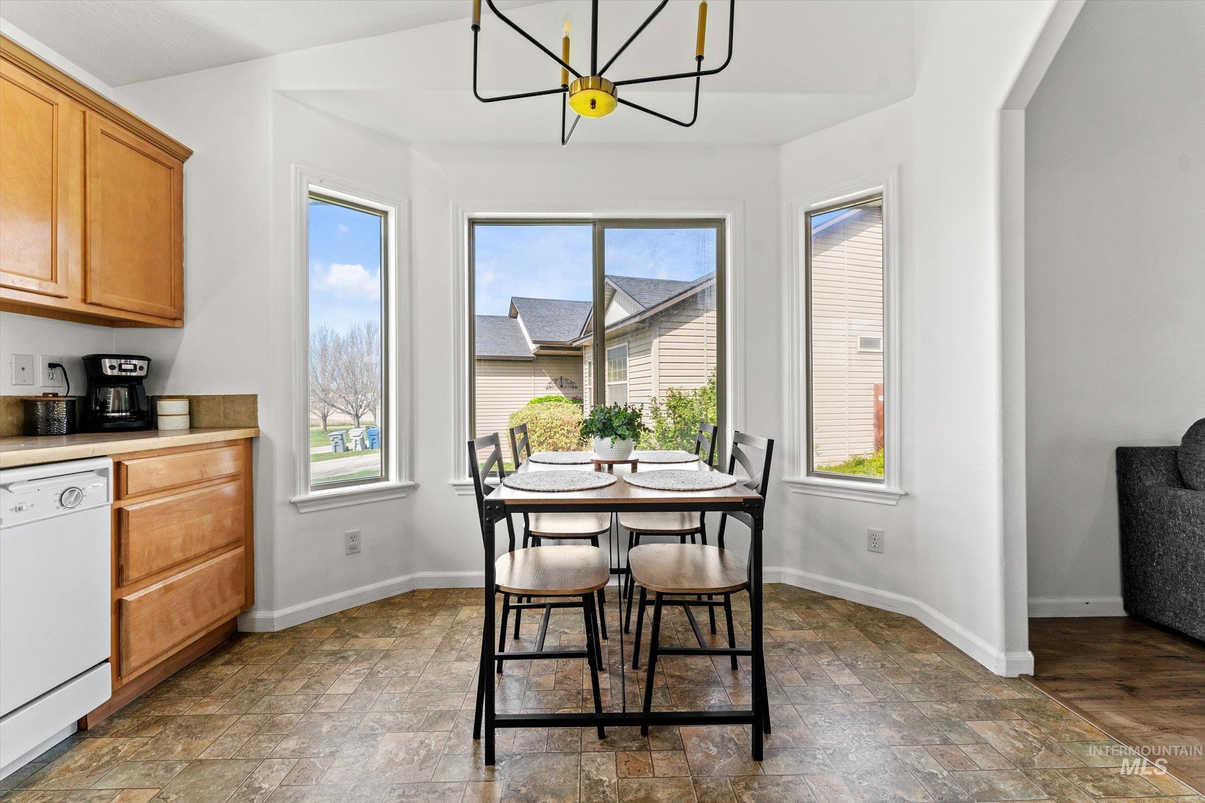 2600 E Carmel Ct, Nampa, Idaho 83687, 3 Bedrooms, 2 Bathrooms, Residential For Sale, Price $354,900,MLS 98983086