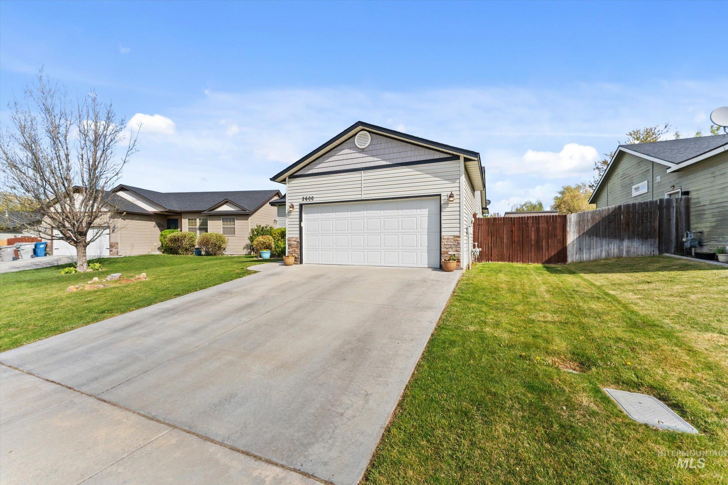 2600 E Carmel Ct, Nampa, Idaho 83687, 3 Bedrooms, 2 Bathrooms, Residential For Sale, Price $354,900,MLS 98983086