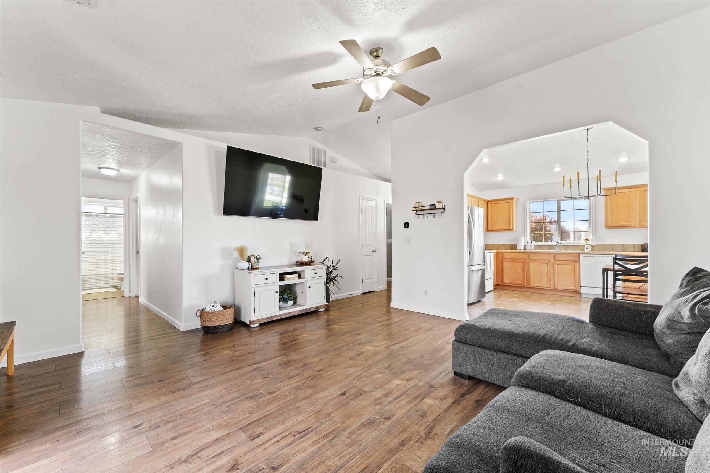 2600 E Carmel Ct, Nampa, Idaho 83687, 3 Bedrooms, 2 Bathrooms, Residential For Sale, Price $354,900,MLS 98983086