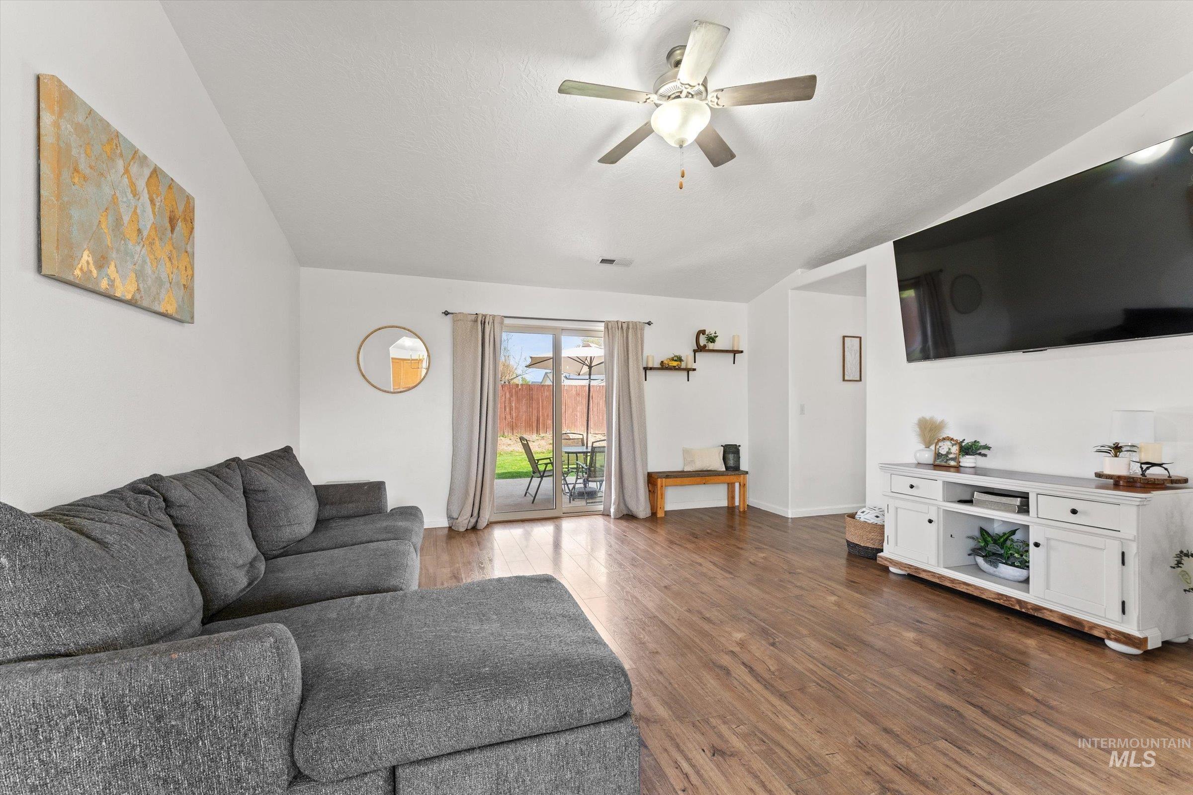 2600 E Carmel Ct, Nampa, Idaho 83687, 3 Bedrooms, 2 Bathrooms, Residential For Sale, Price $354,900,MLS 98983086