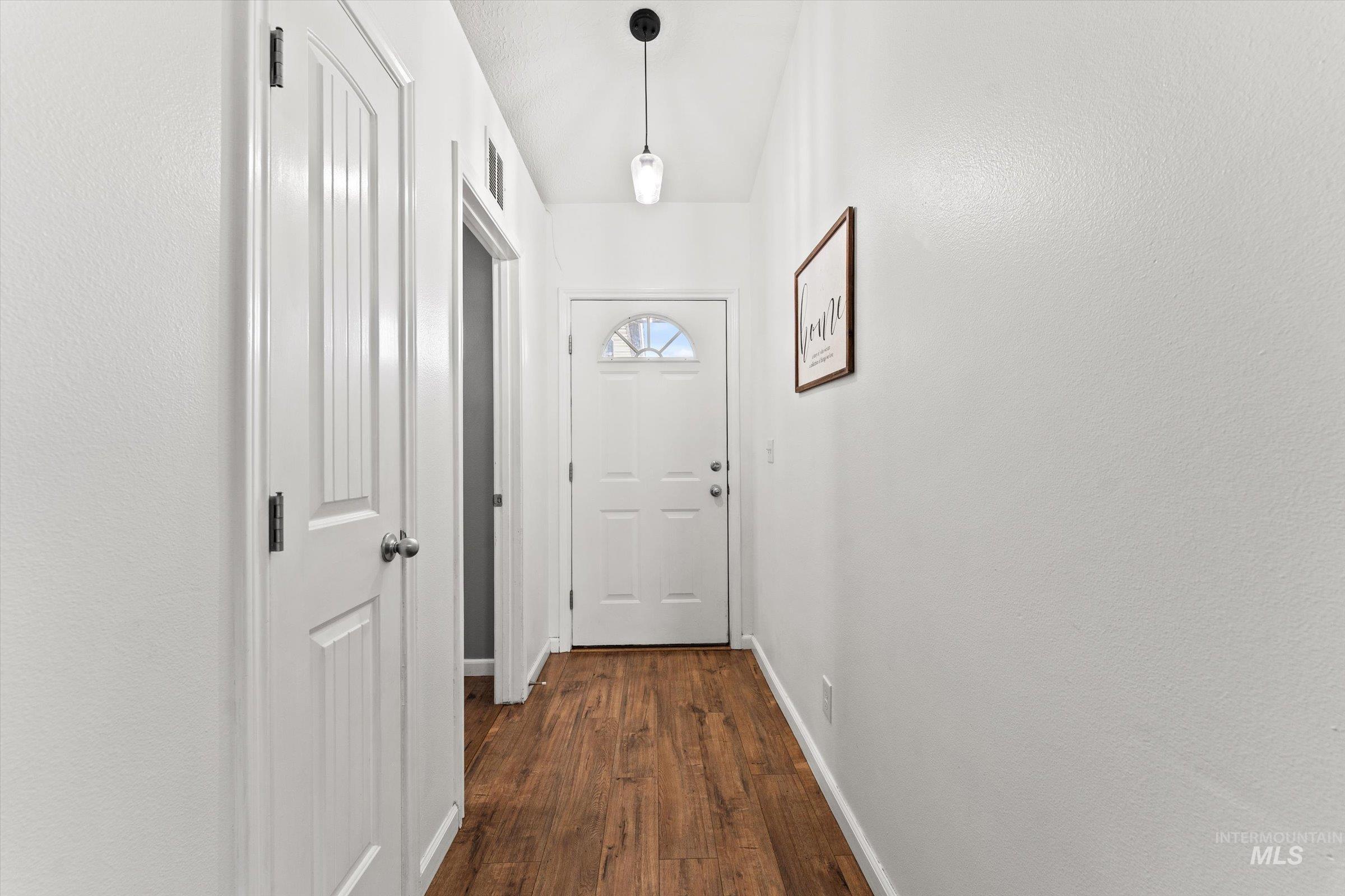 2600 E Carmel Ct, Nampa, Idaho 83687, 3 Bedrooms, 2 Bathrooms, Residential For Sale, Price $354,900,MLS 98983086