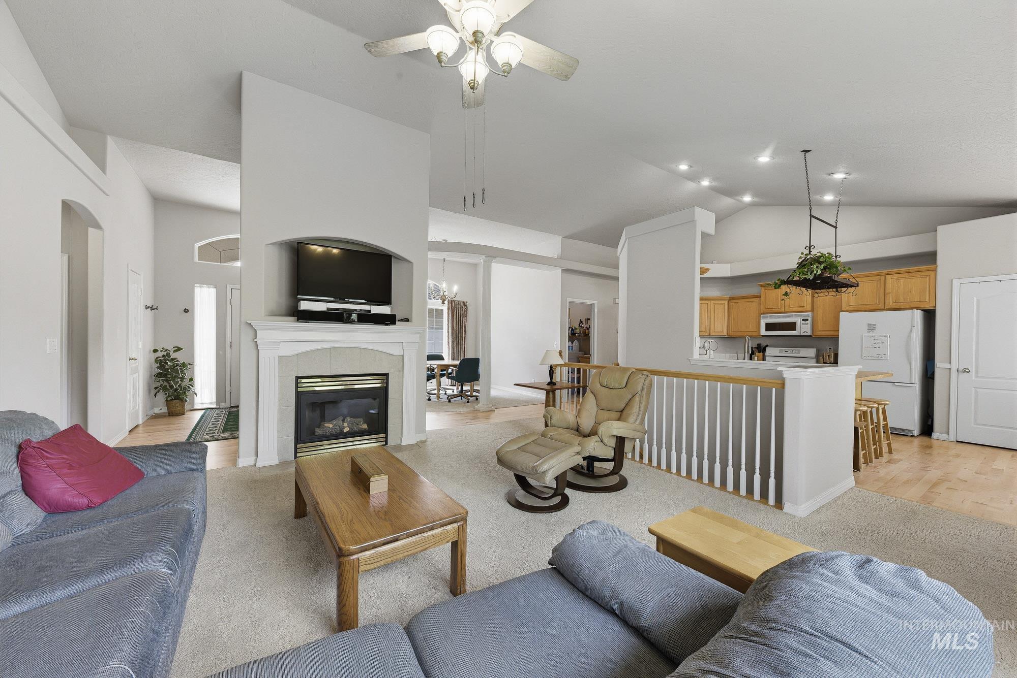 3043 S Slate Creek Way, Meridian, Idaho 83642, 5 Bedrooms, 3 Bathrooms, Residential For Sale, Price $634,900, 98983090