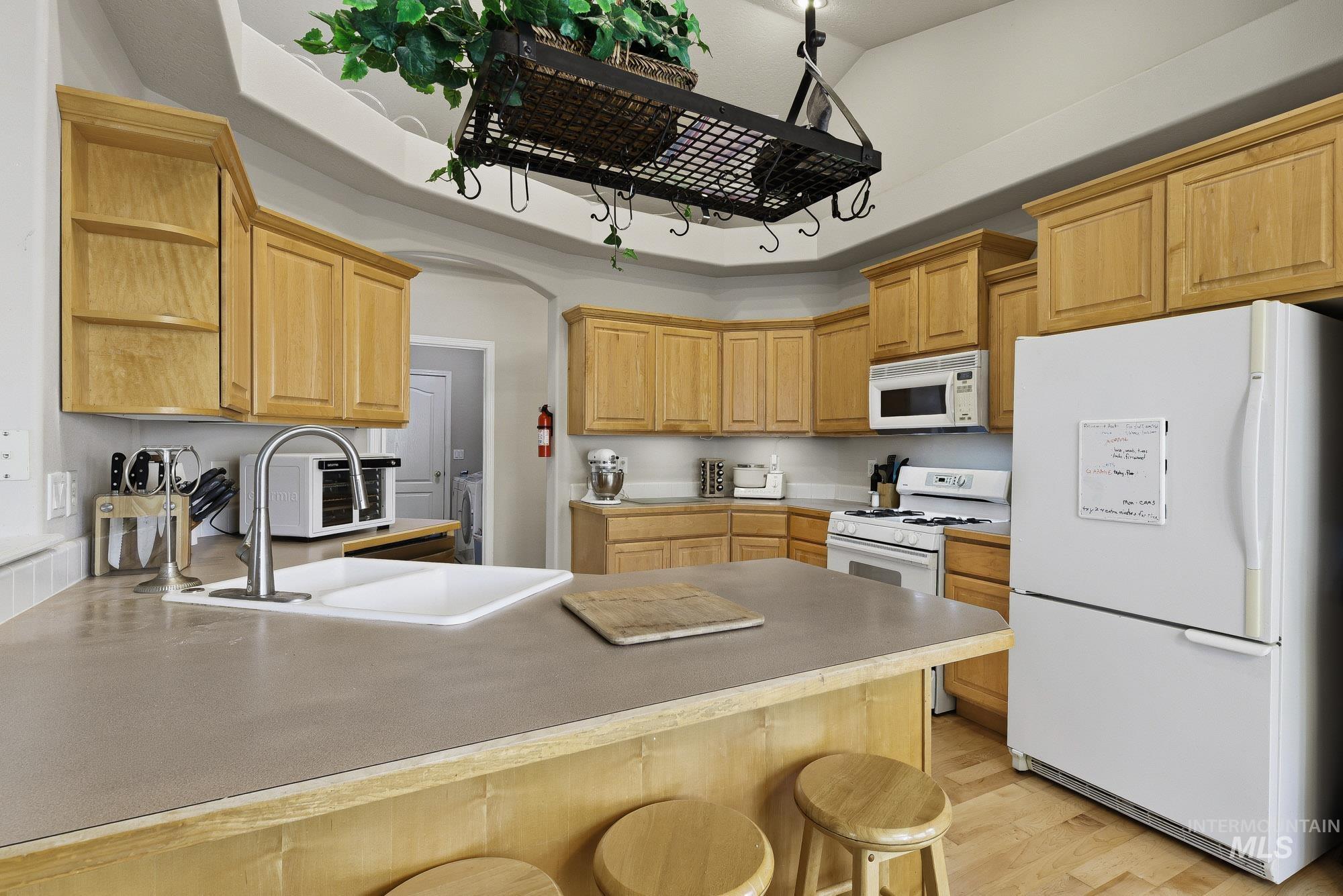 3043 S Slate Creek Way, Meridian, Idaho 83642, 5 Bedrooms, 3 Bathrooms, Residential For Sale, Price $634,900, 98983090