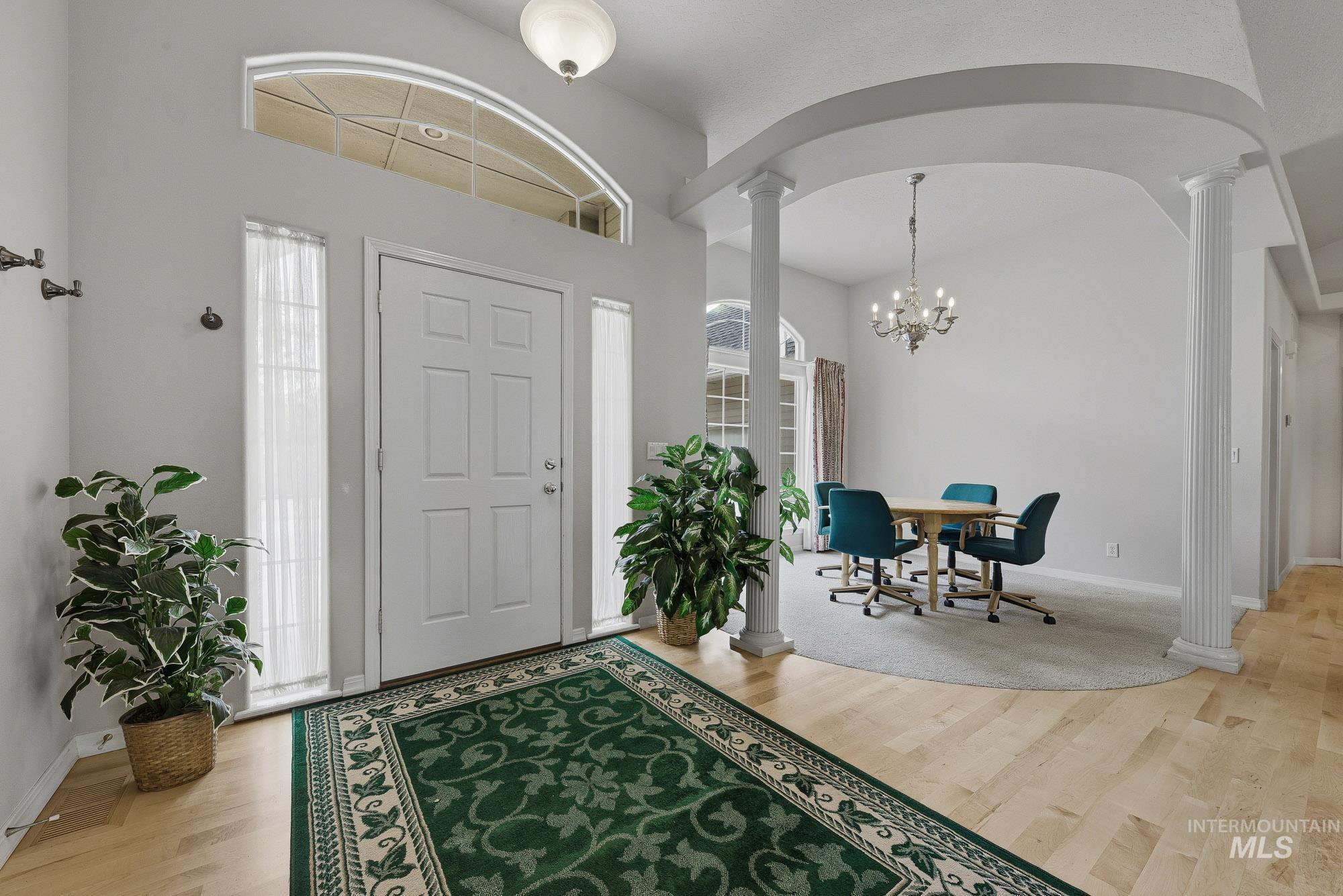 3043 S Slate Creek Way, Meridian, Idaho 83642, 5 Bedrooms, 3 Bathrooms, Residential For Sale, Price $634,900, 98983090