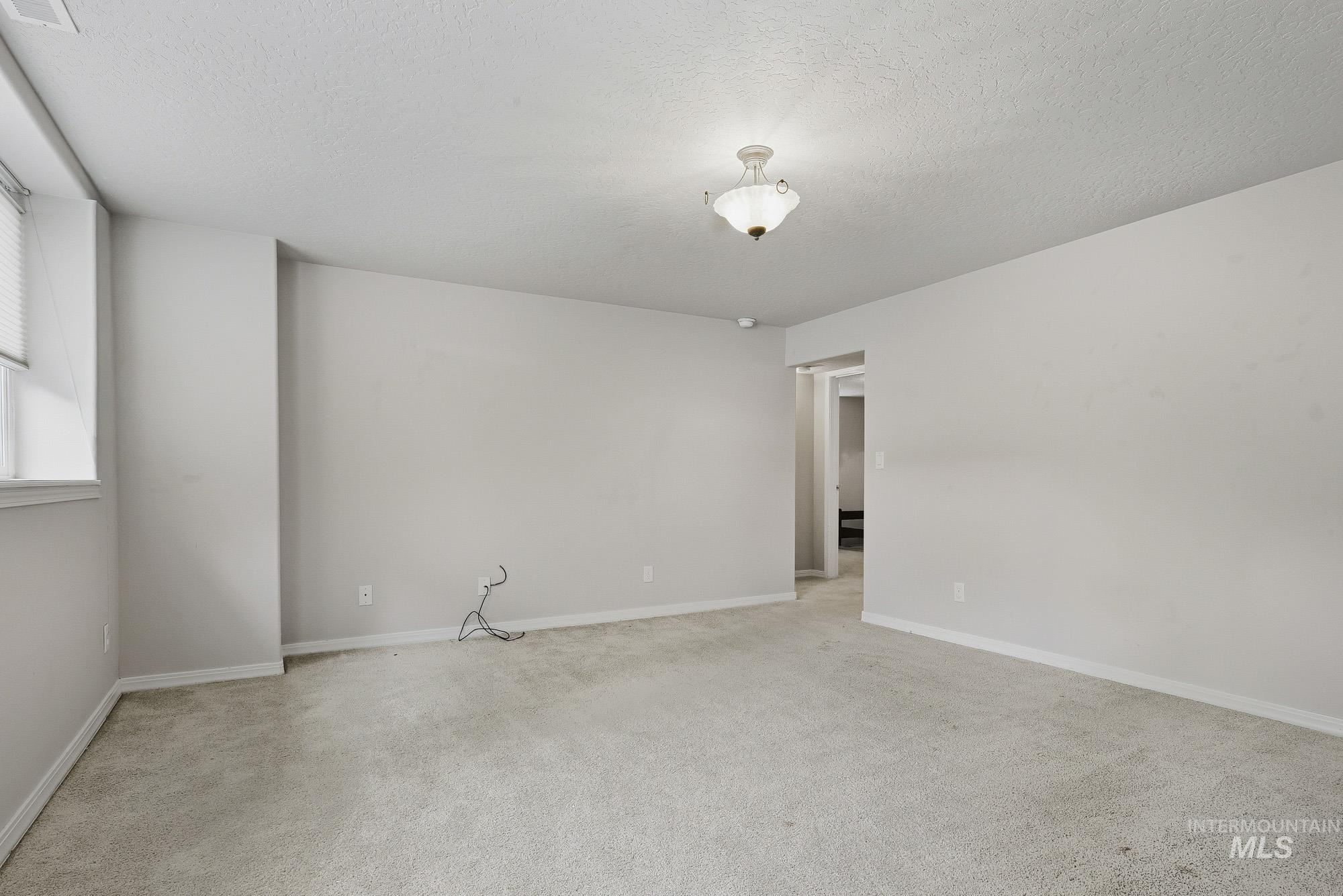 3043 S Slate Creek Way, Meridian, Idaho 83642, 5 Bedrooms, 3 Bathrooms, Residential For Sale, Price $634,900, 98983090