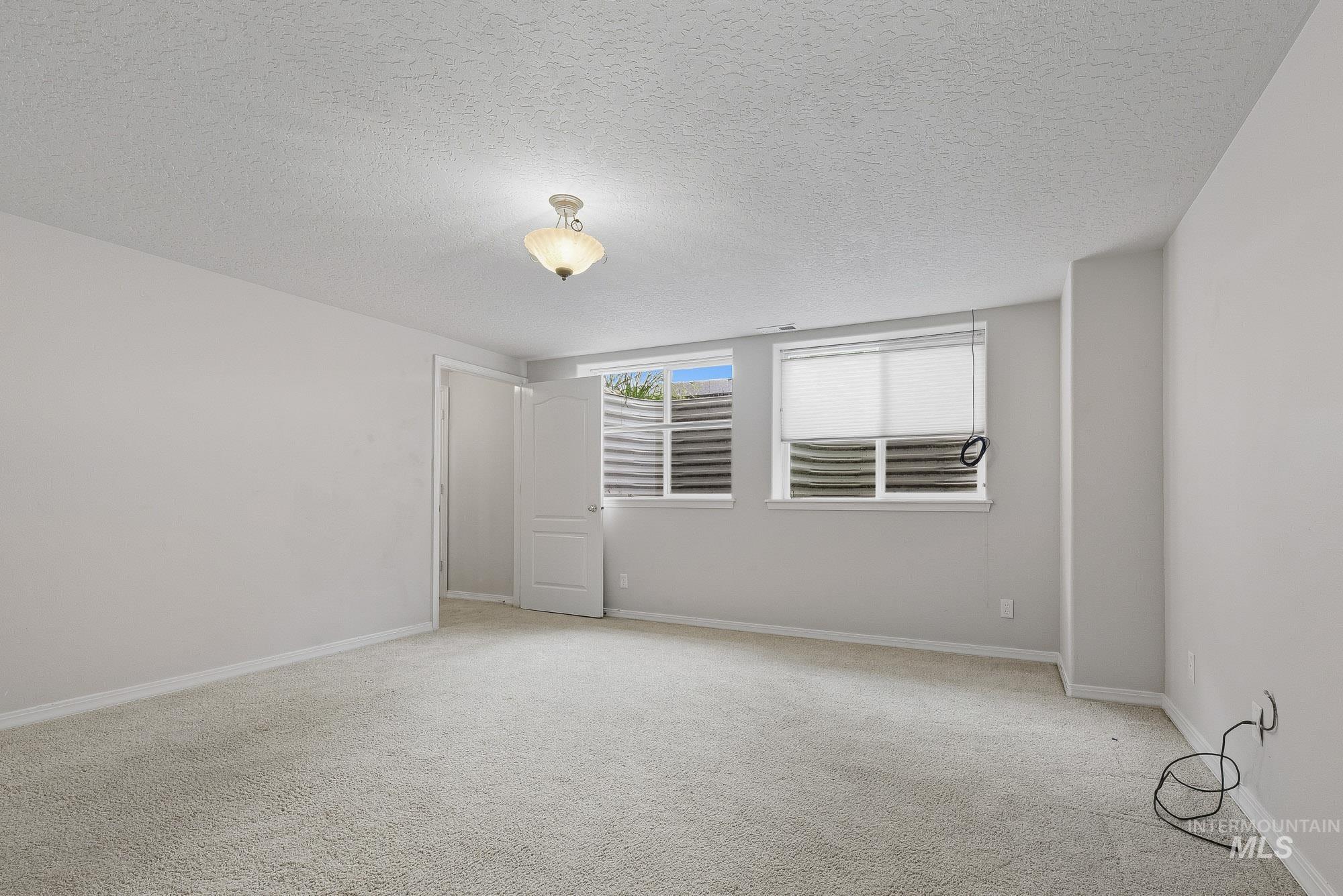 3043 S Slate Creek Way, Meridian, Idaho 83642, 5 Bedrooms, 3 Bathrooms, Residential For Sale, Price $634,900, 98983090