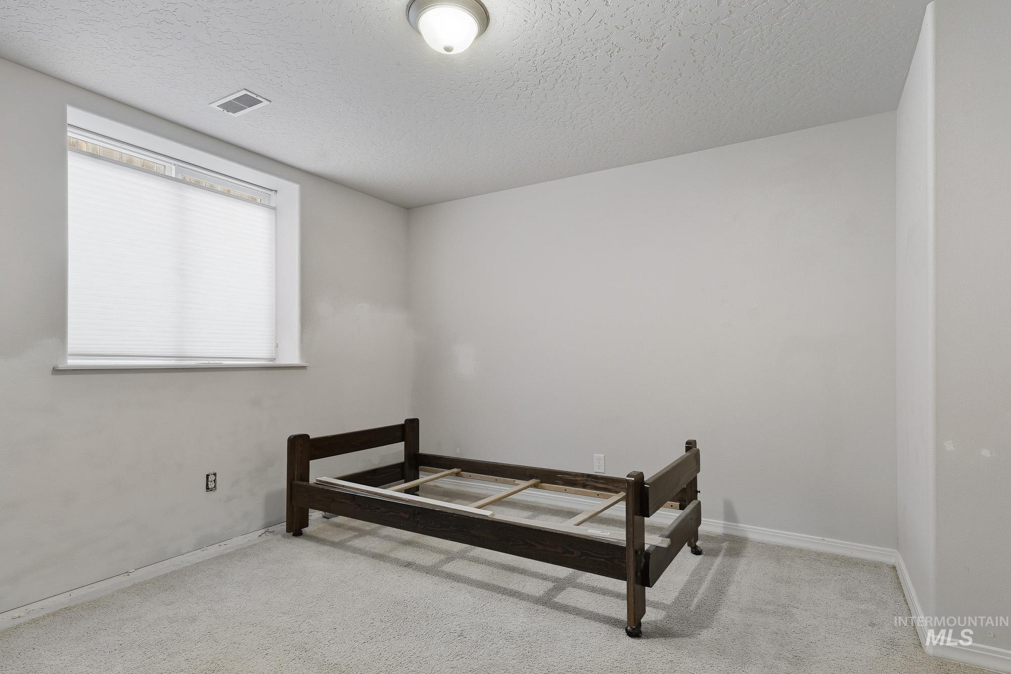 3043 S Slate Creek Way, Meridian, Idaho 83642, 5 Bedrooms, 3 Bathrooms, Residential For Sale, Price $634,900, 98983090