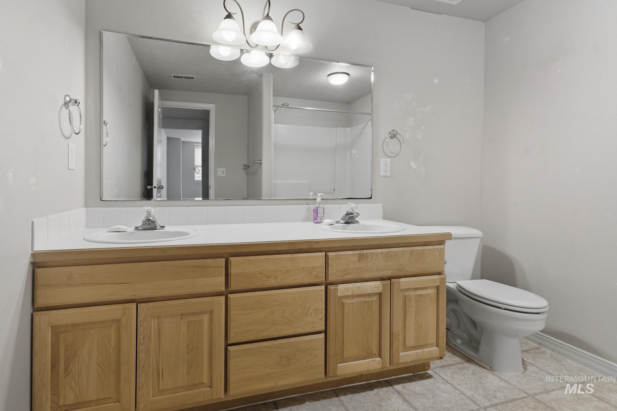 3043 S Slate Creek Way, Meridian, Idaho 83642, 5 Bedrooms, 3 Bathrooms, Residential For Sale, Price $634,900, 98983090