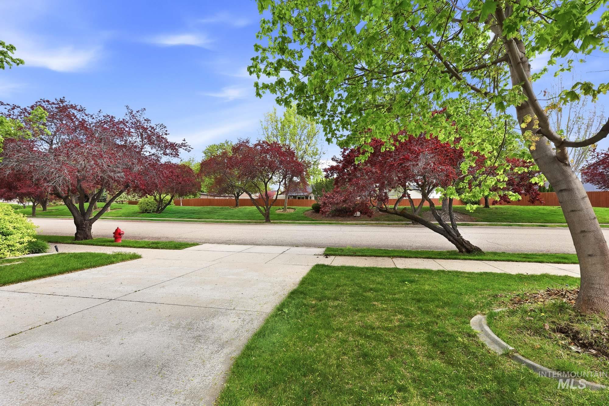 3043 S Slate Creek Way, Meridian, Idaho 83642, 5 Bedrooms, 3 Bathrooms, Residential For Sale, Price $634,900, 98983090