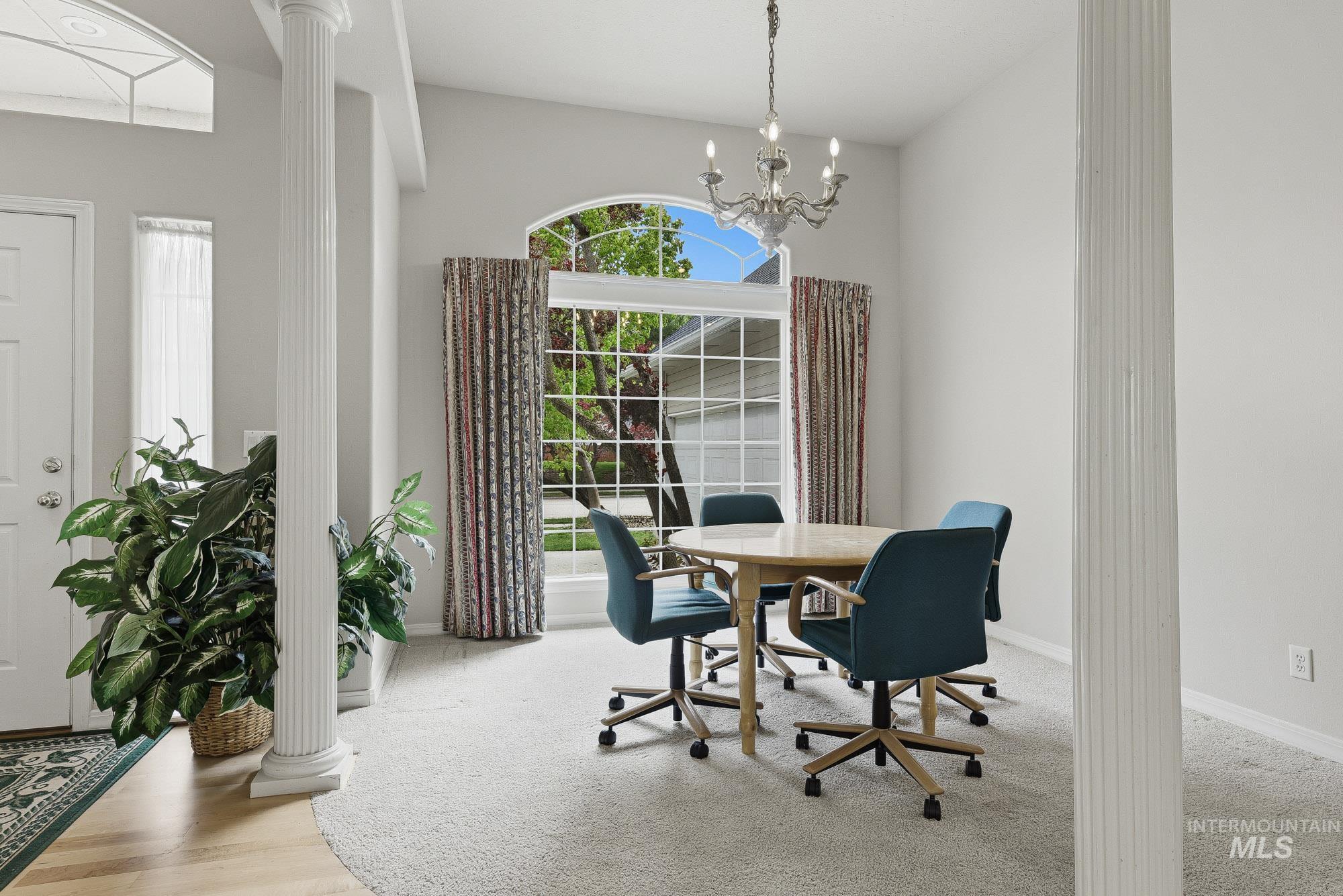 3043 S Slate Creek Way, Meridian, Idaho 83642, 5 Bedrooms, 3 Bathrooms, Residential For Sale, Price $634,900, 98983090