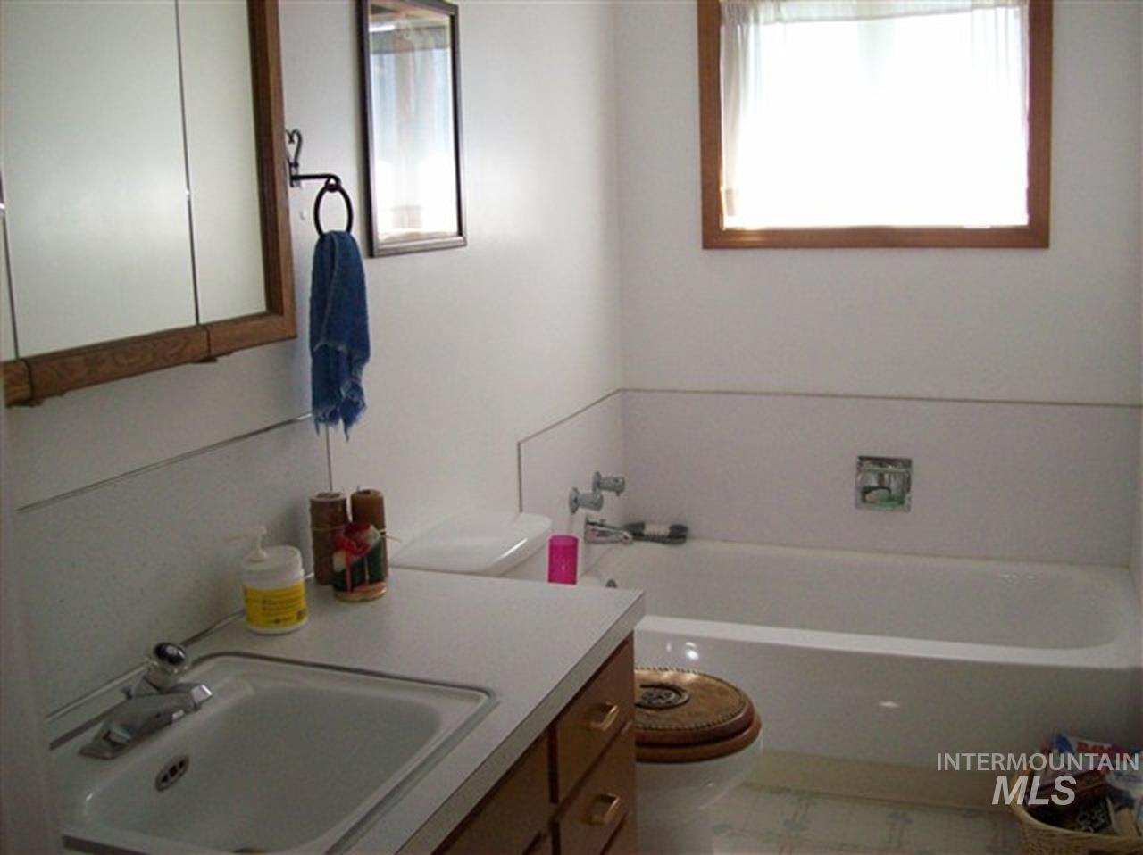 721 Mendiola, Nyssa, Oregon 97913, 3 Bedrooms, 1 Bathroom, Farm & Ranch For Sale, Price $1,100,000,MLS 98983099