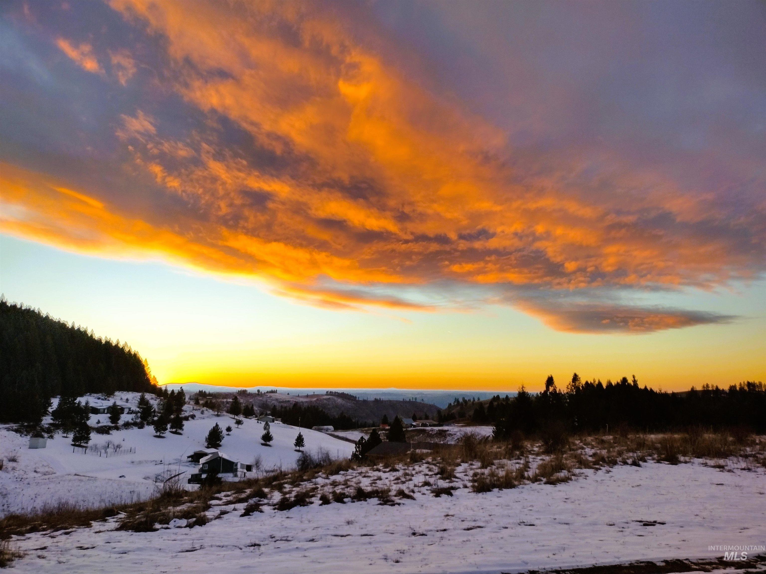 142 Shenandoah 3rd. St, Kamiah, Idaho 83536, 3 Bedrooms, 2 Bathrooms, Residential For Sale, Price $396,900,MLS 98983101
