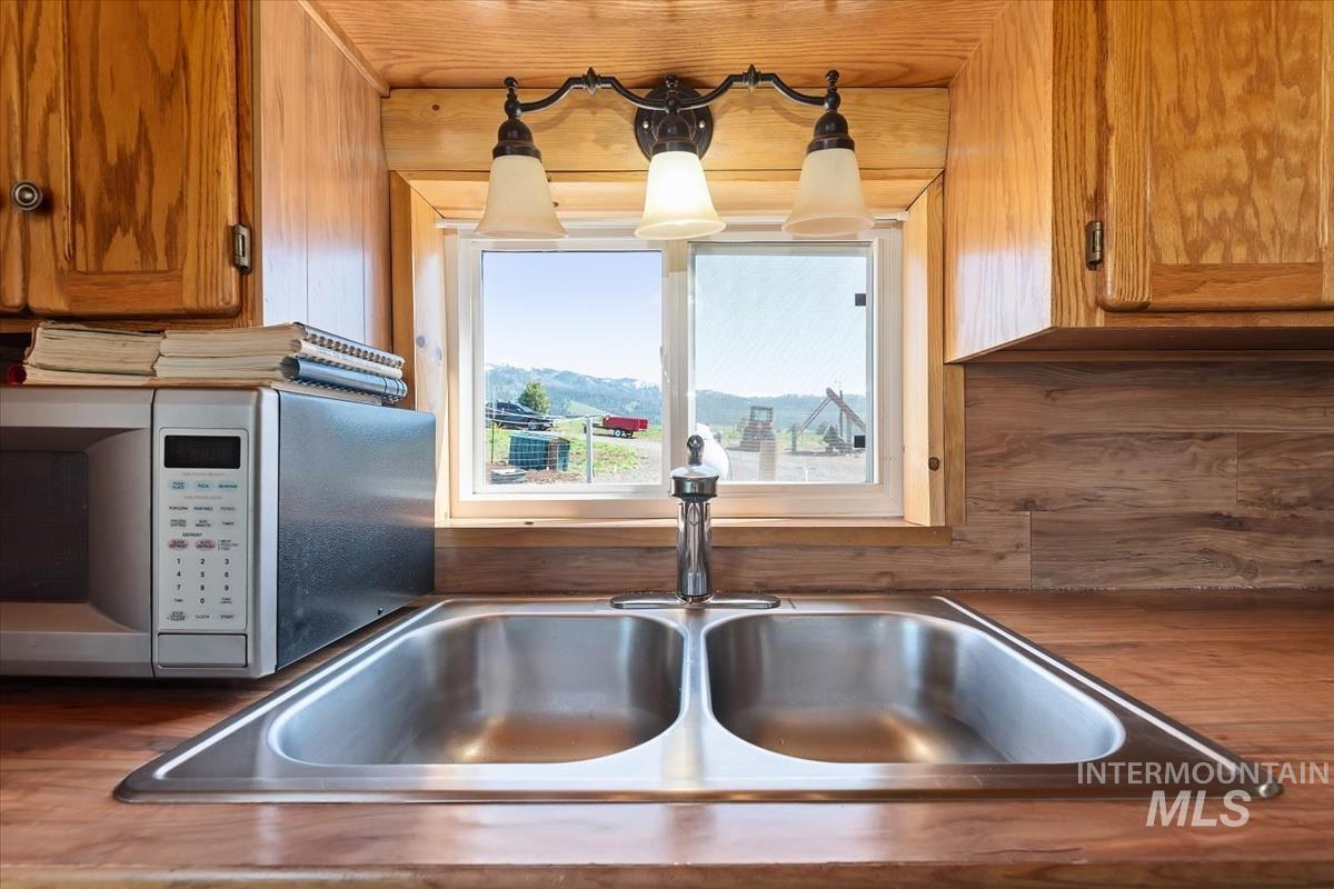 1961 Summit Estates, Cambridge, Idaho 83610, 1 Bedroom, 1 Bathroom, Residential For Sale, Price $450,000,MLS 98983105