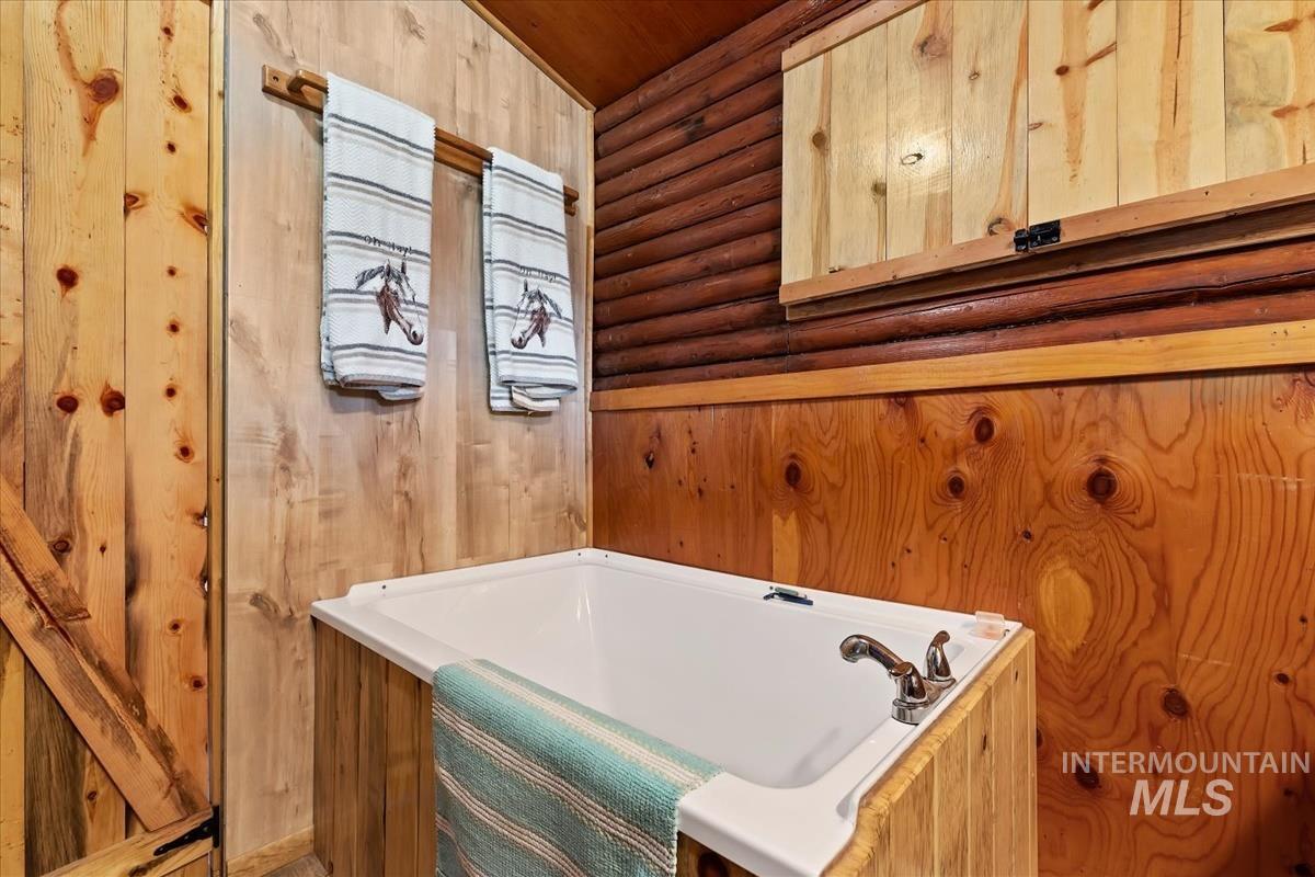 1961 Summit Estates, Cambridge, Idaho 83610, 1 Bedroom, 1 Bathroom, Residential For Sale, Price $450,000,MLS 98983105