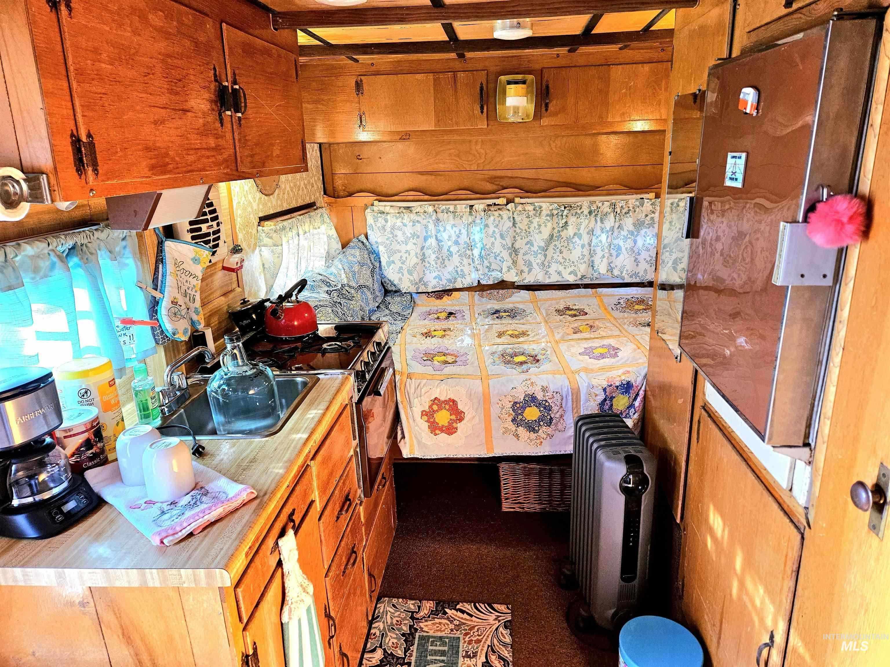 28 Harris Creek Rd, Horseshoe Bend, Idaho 83629, 2 Bedrooms, 1 Bathroom, Residential Income For Sale, Price $3,300,000,MLS 98983106