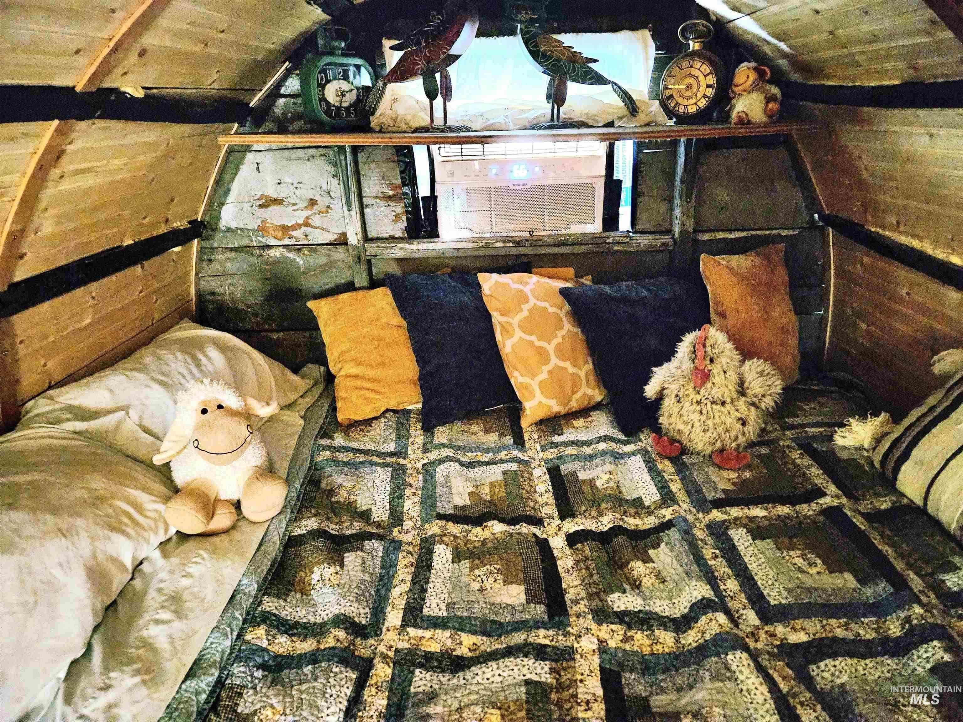 28 Harris Creek Rd, Horseshoe Bend, Idaho 83629, 2 Bedrooms, 1 Bathroom, Residential Income For Sale, Price $3,300,000,MLS 98983106