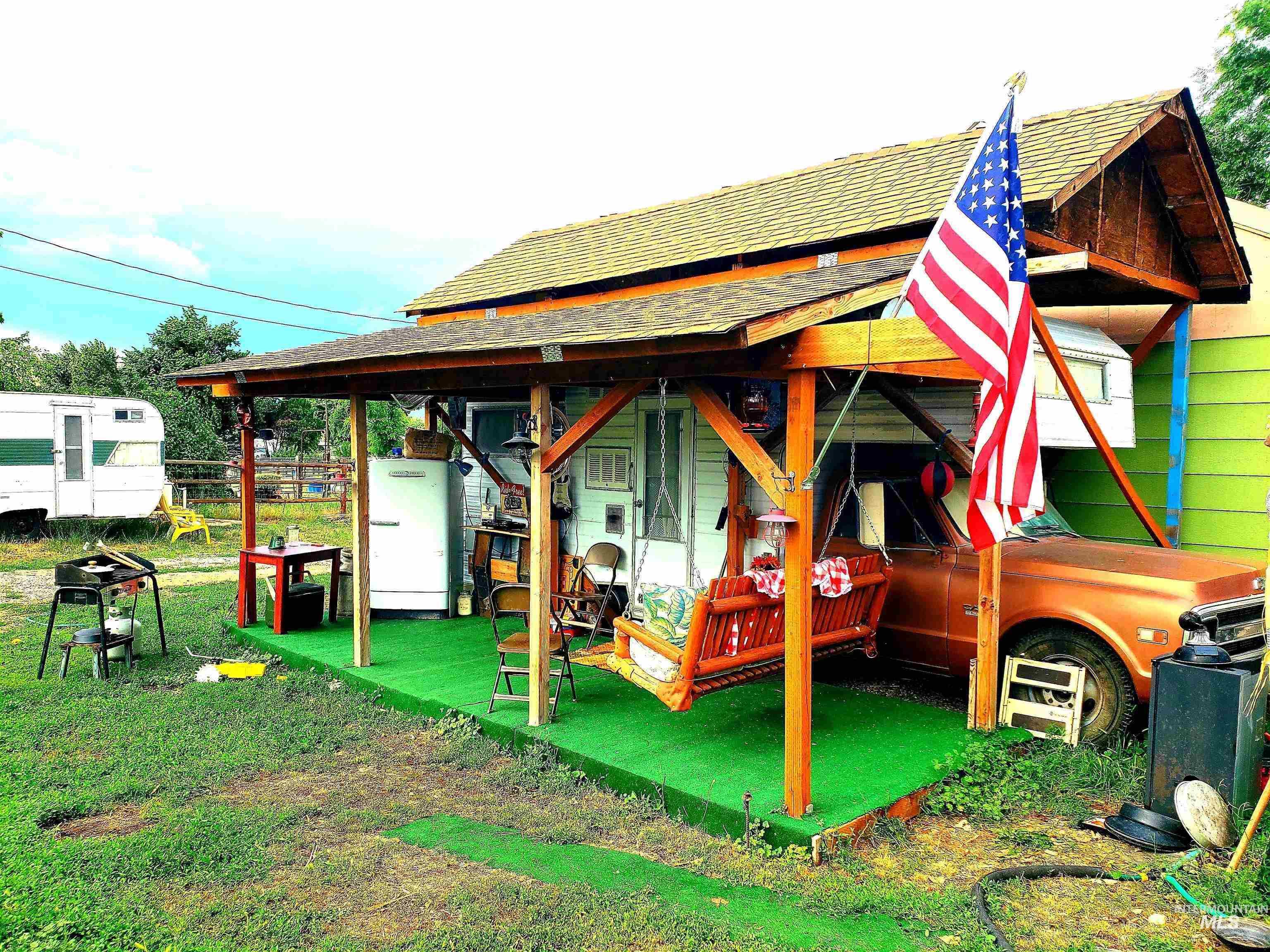 28 Harris Creek Rd, Horseshoe Bend, Idaho 83629, 2 Bedrooms, 1 Bathroom, Residential Income For Sale, Price $3,300,000,MLS 98983106