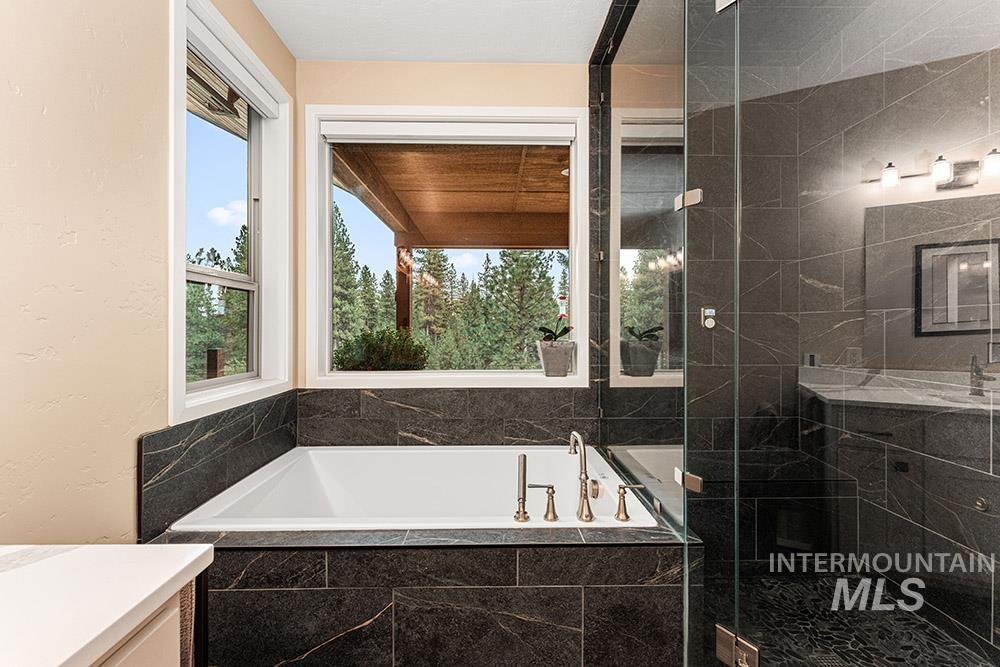 86 Tacoma Place, Garden Valley, Idaho 83622, 3 Bedrooms, 2.5 Bathrooms, Residential For Sale, Price $3,500,000,MLS 98983111