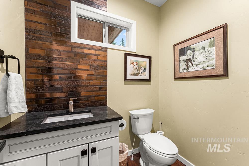 86 Tacoma Place, Garden Valley, Idaho 83622, 3 Bedrooms, 2.5 Bathrooms, Residential For Sale, Price $3,500,000,MLS 98983111