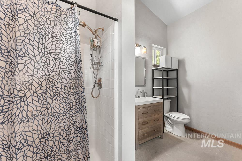 86 Tacoma Place, Garden Valley, Idaho 83622, 3 Bedrooms, 2.5 Bathrooms, Residential For Sale, Price $3,500,000,MLS 98983111