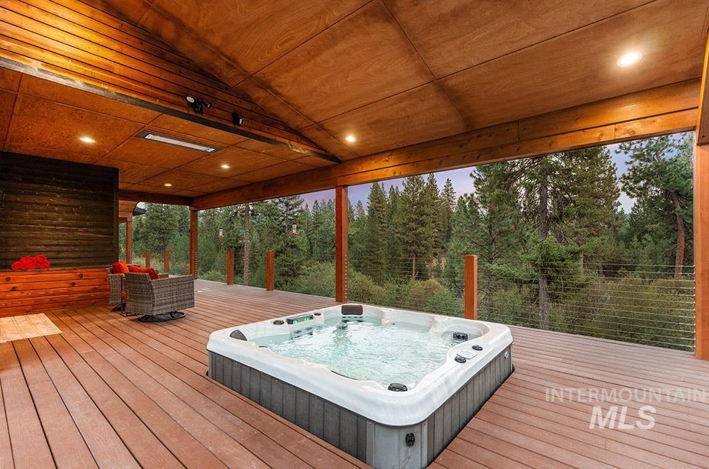 86 Tacoma Place, Garden Valley, Idaho 83622, 3 Bedrooms, 2.5 Bathrooms, Residential For Sale, Price $3,500,000,MLS 98983111