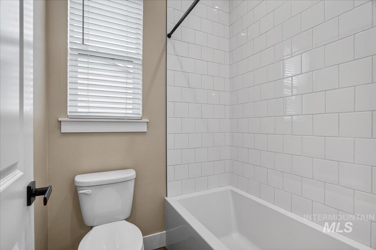 2431 N Black Fire Ave, Star, Idaho 83669, 4 Bedrooms, 3 Bathrooms, Residential For Sale, Price $699,990, 98983112