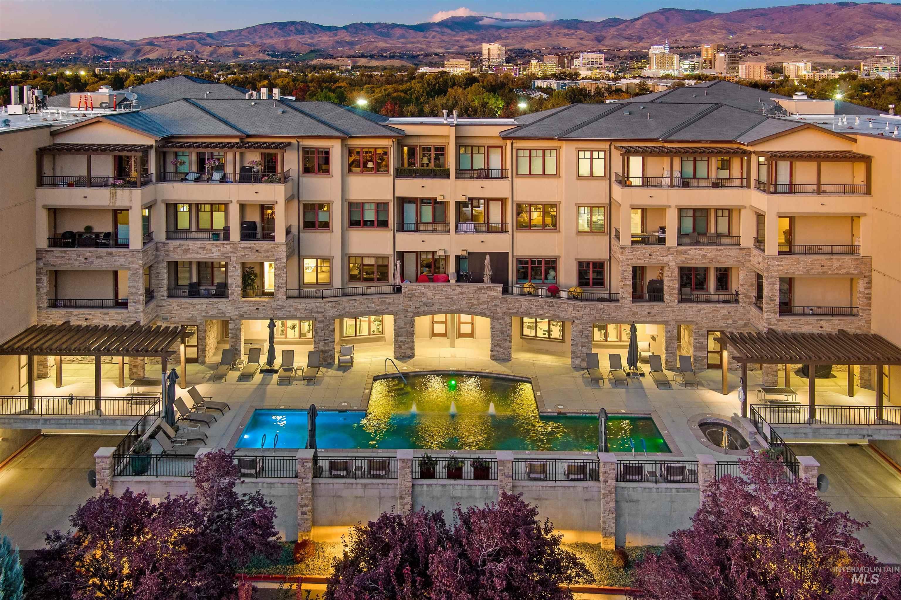 2967 W Crescent Rim Dr #206, Boise, Idaho 83706, 1 Bedroom, 1 Bathroom, Residential For Sale, Price $585,000,MLS 98983113