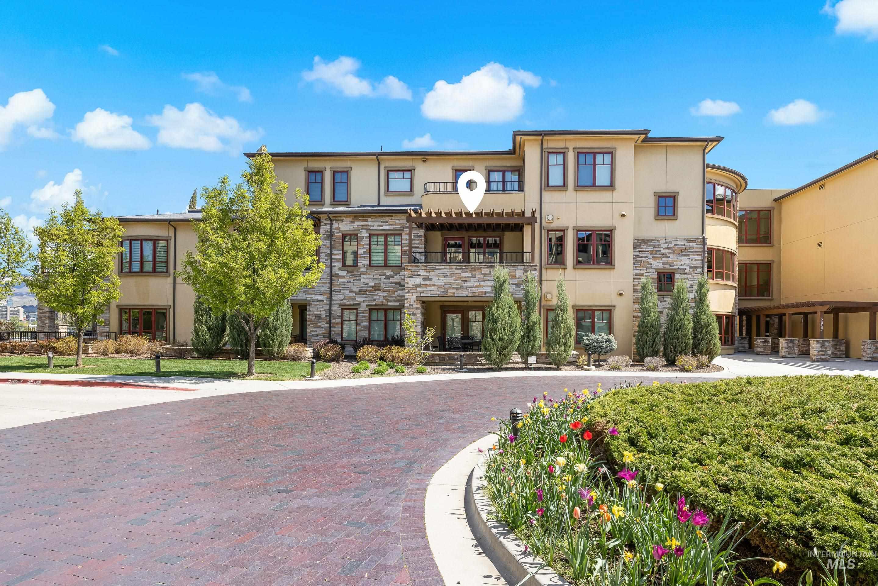 2967 W Crescent Rim Dr #206, Boise, Idaho 83706, 1 Bedroom, 1 Bathroom, Residential For Sale, Price $585,000, 98983113