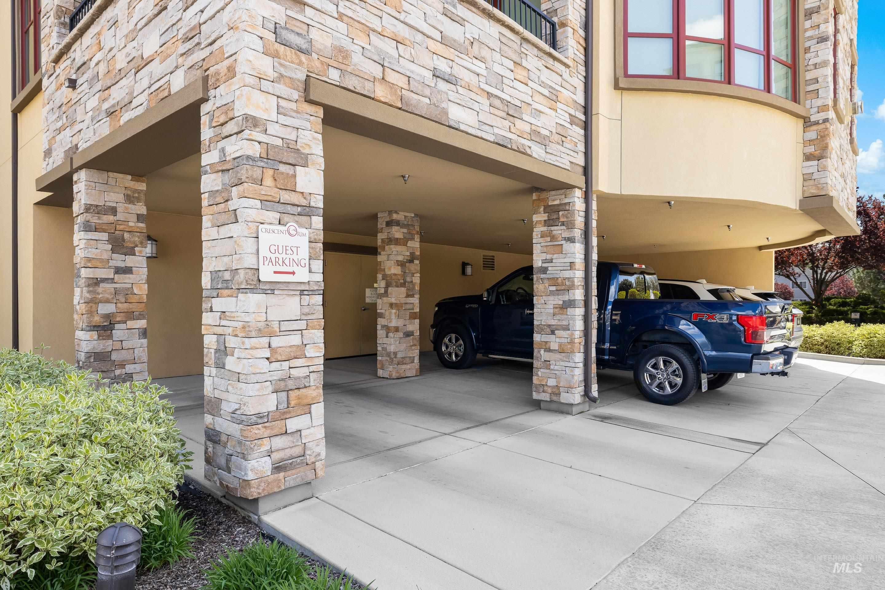2967 W Crescent Rim Dr #206, Boise, Idaho 83706, 1 Bedroom, 1 Bathroom, Residential For Sale, Price $585,000, 98983113
