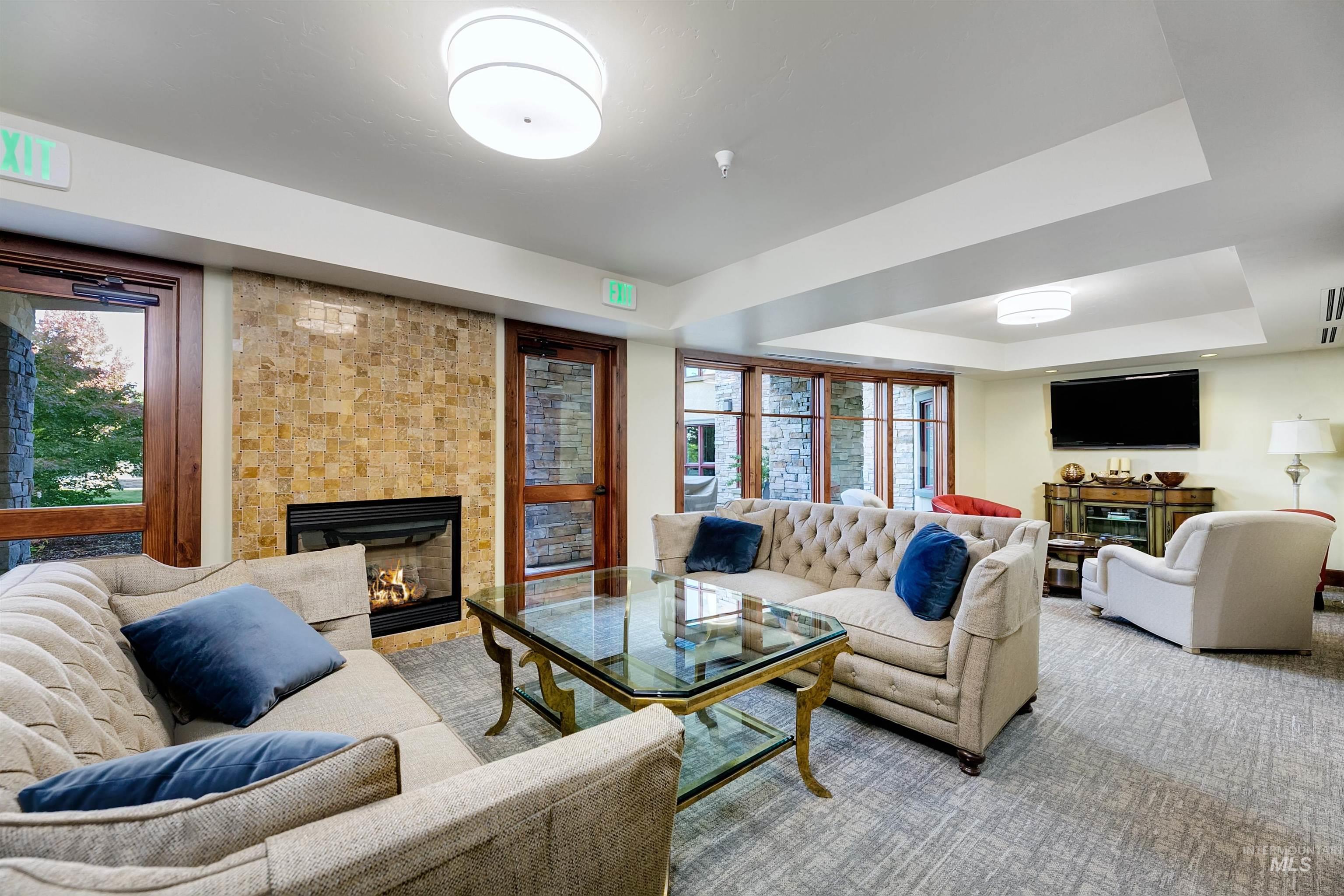 2967 W Crescent Rim Dr #206, Boise, Idaho 83706, 1 Bedroom, 1 Bathroom, Residential For Sale, Price $585,000, 98983113