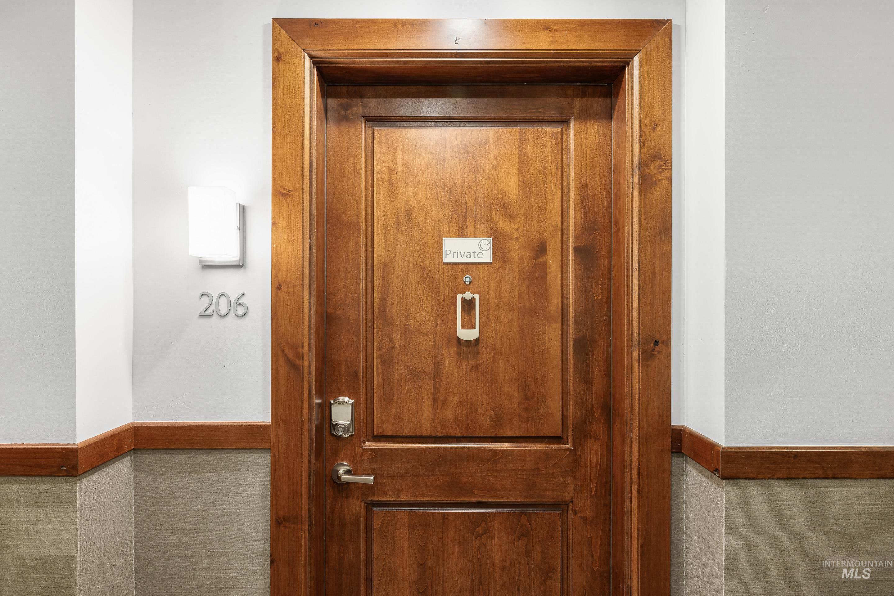 2967 W Crescent Rim Dr #206, Boise, Idaho 83706, 1 Bedroom, 1 Bathroom, Residential For Sale, Price $585,000, 98983113