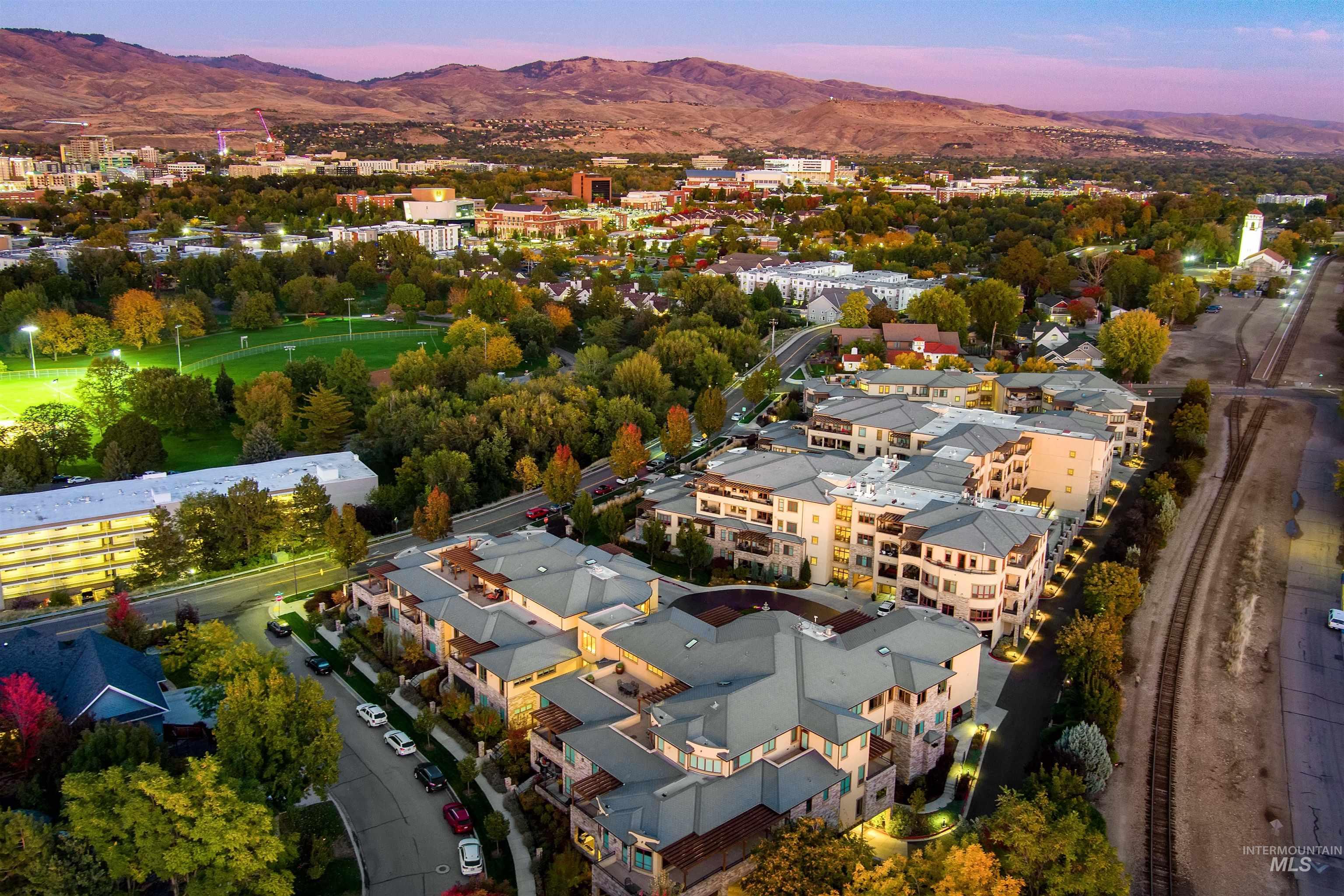 2967 W Crescent Rim Dr #206, Boise, Idaho 83706, 1 Bedroom, 1 Bathroom, Residential For Sale, Price $585,000, 98983113