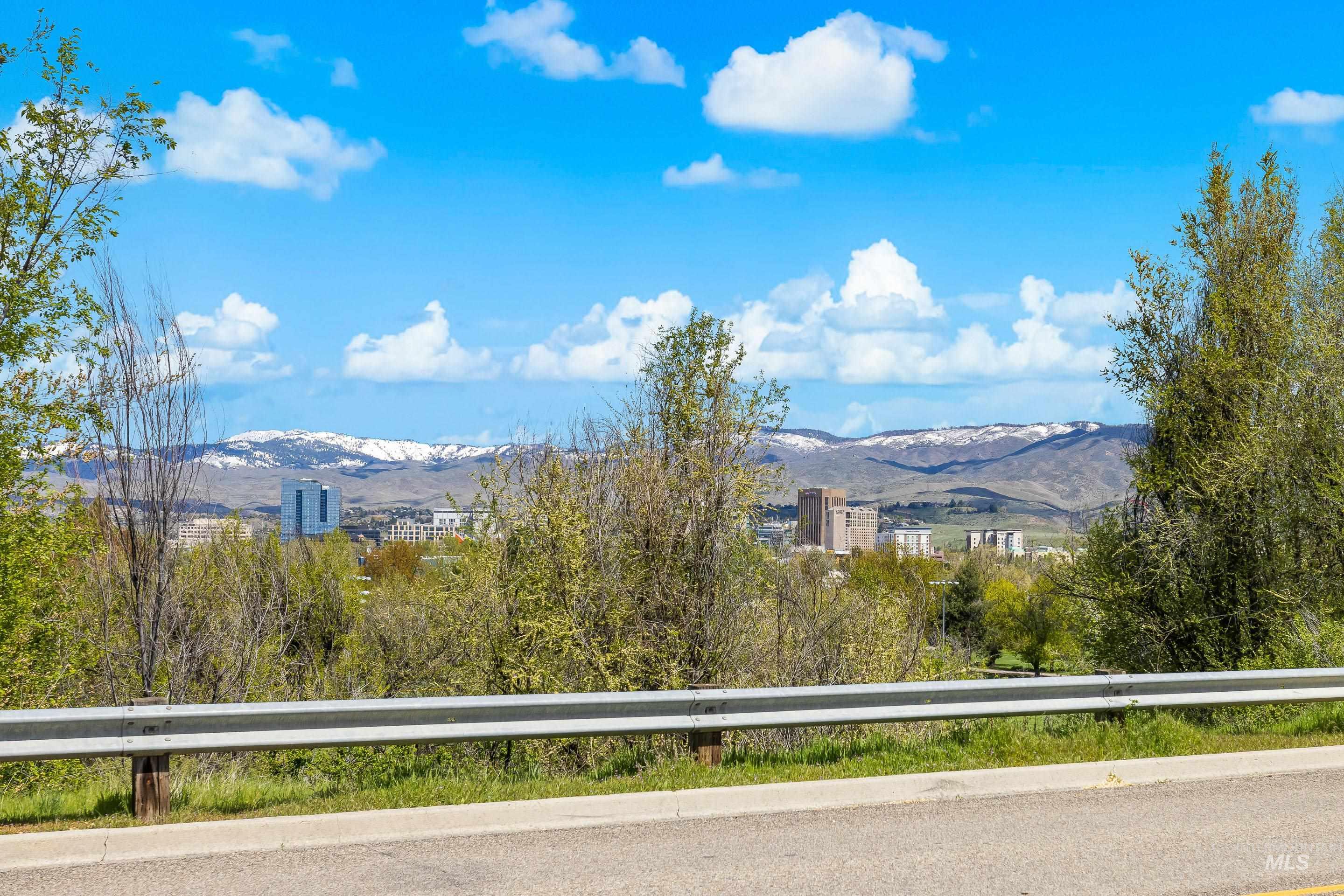 2967 W Crescent Rim Dr #206, Boise, Idaho 83706, 1 Bedroom, 1 Bathroom, Residential For Sale, Price $585,000, 98983113